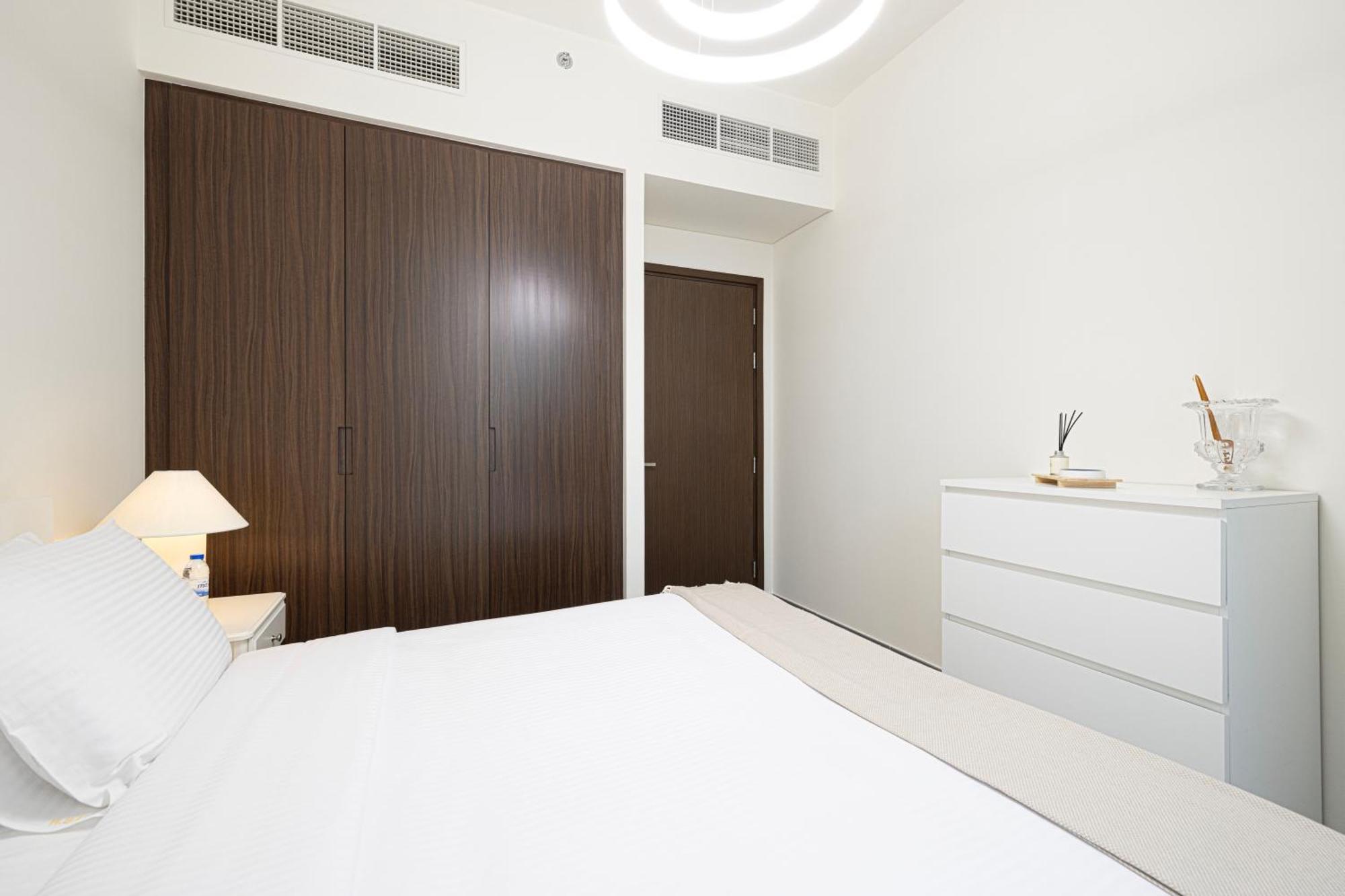 Emaar, Creek Edge Luxury Residences 2br