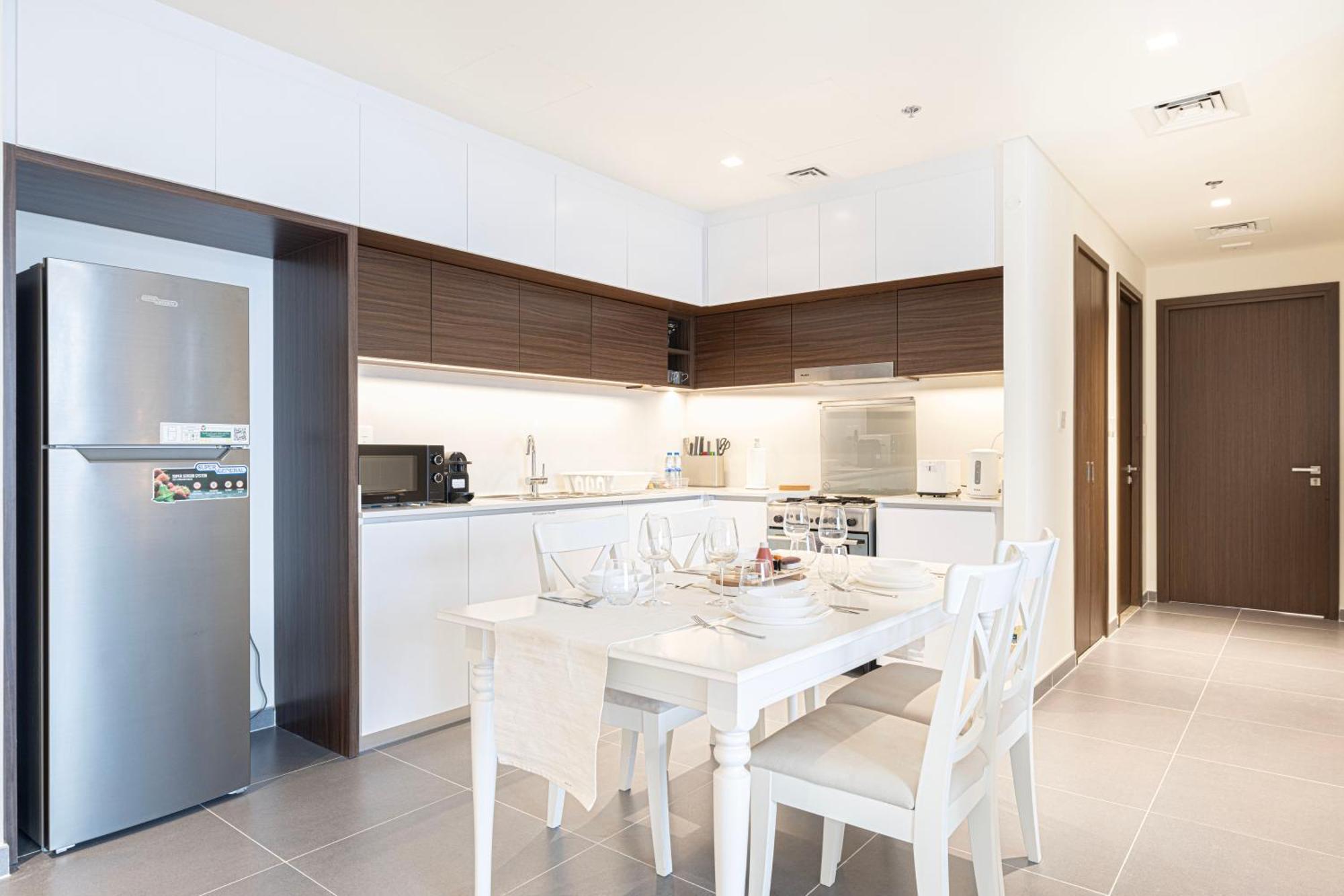 Emaar, Creek Edge Luxury Residences 2br Apartment