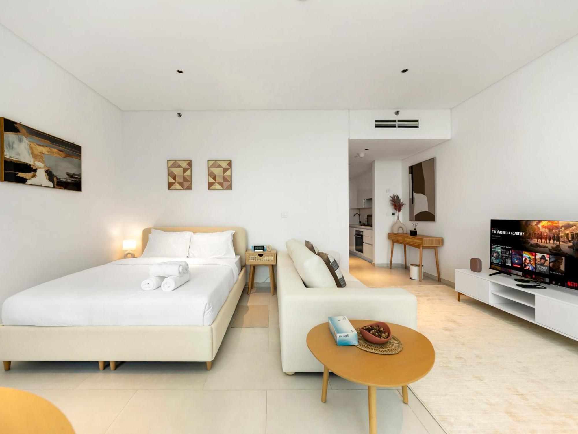 Lux Near Burj Khalifa In Business Bay Dubai