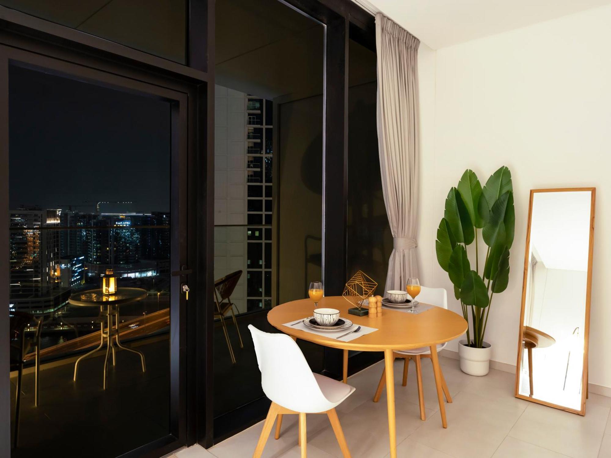 Lux Near Burj Khalifa In Business Bay