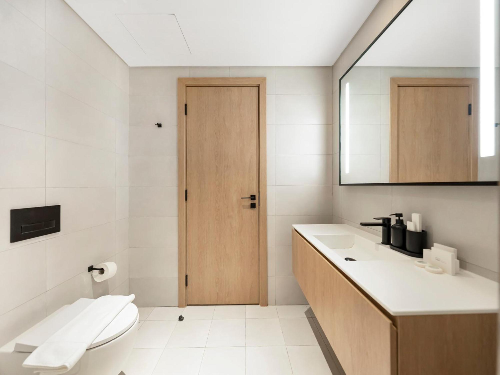 Lux Near Burj Khalifa In Business Bay Dubai