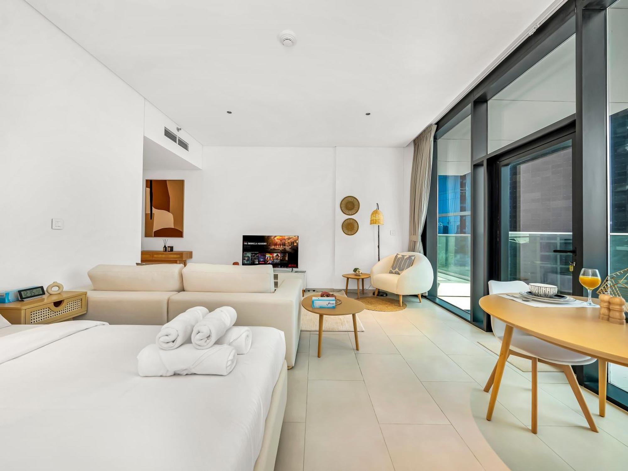 Lux Near Burj Khalifa In Business Bay