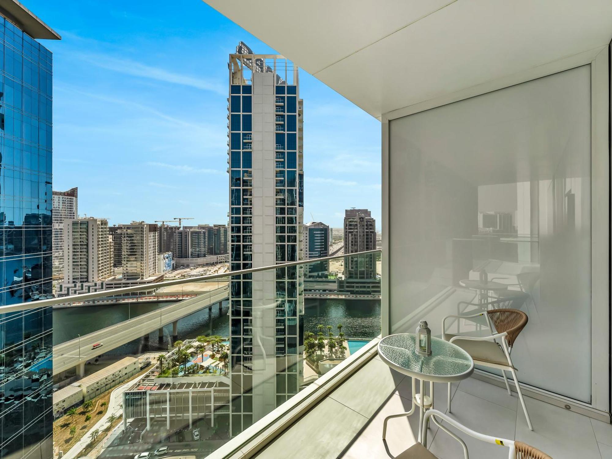 Lux Near Burj Khalifa In Business Bay Apartment