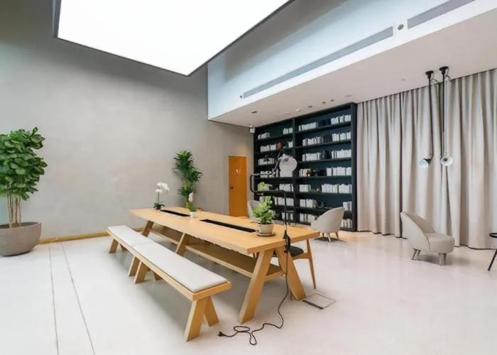 Lux Near Burj Khalifa In Business Bay