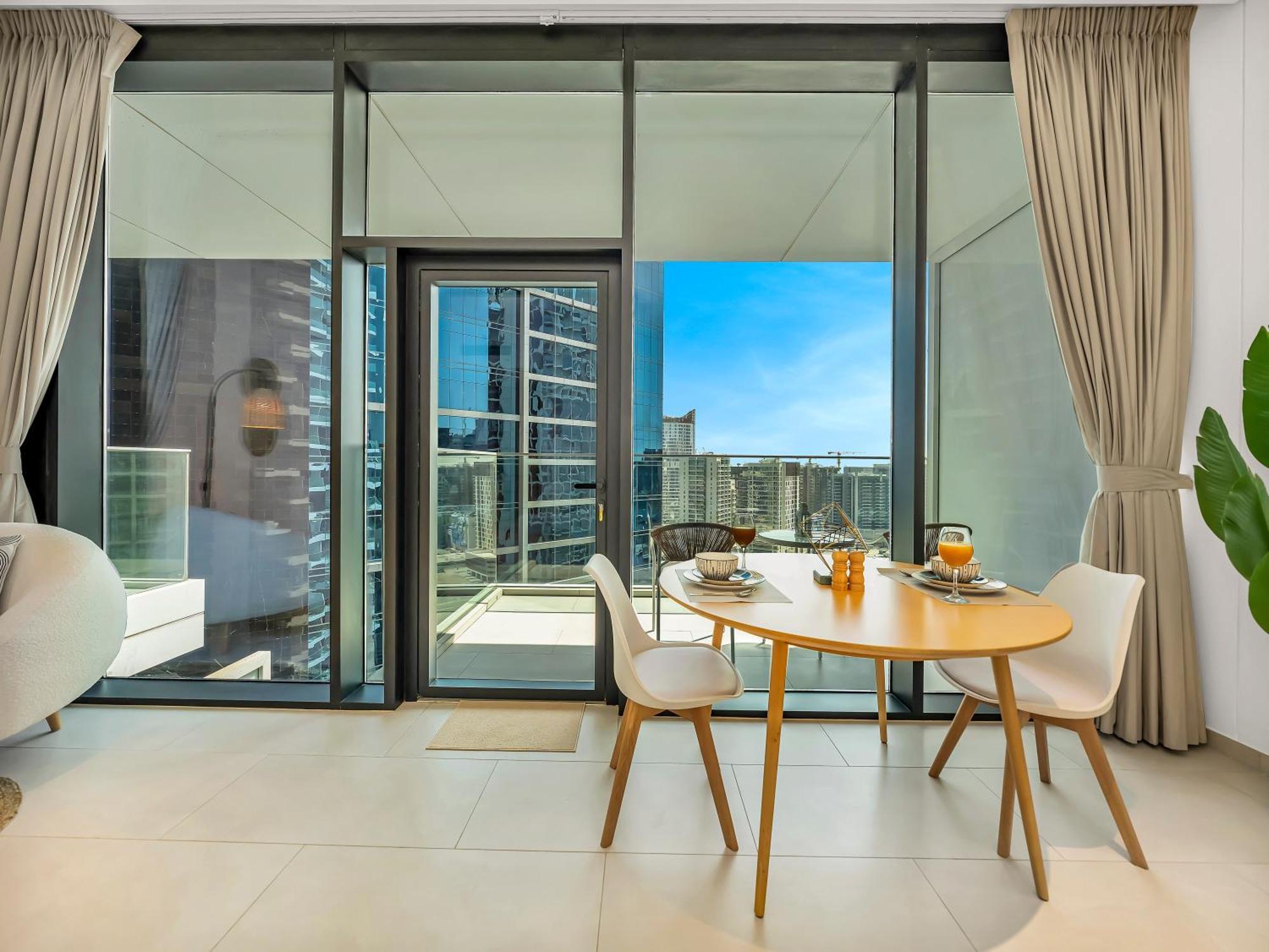 Lux Near Burj Khalifa In Business Bay Apartment *