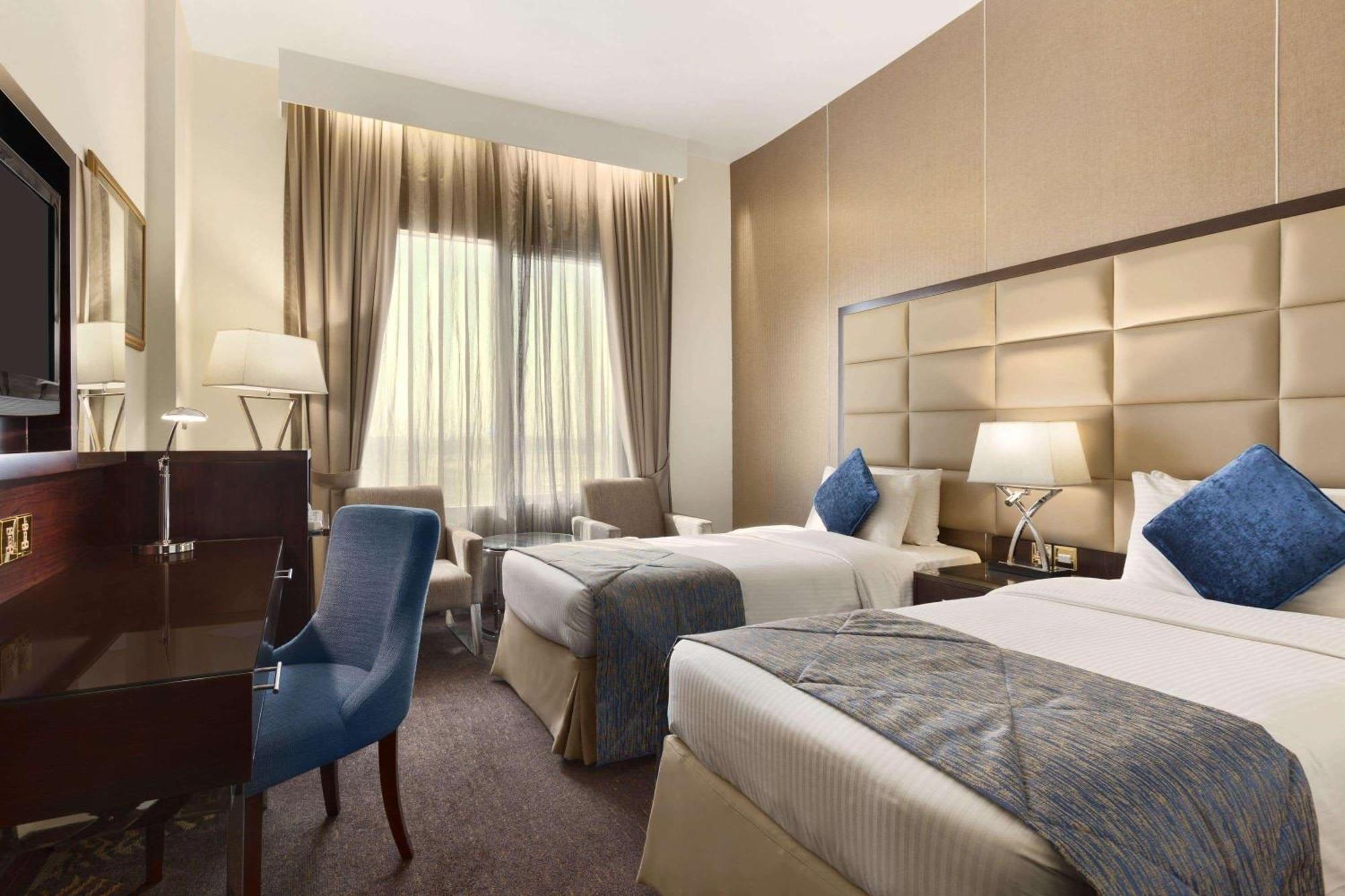 Howard Johnson Bur Hotel 3*
