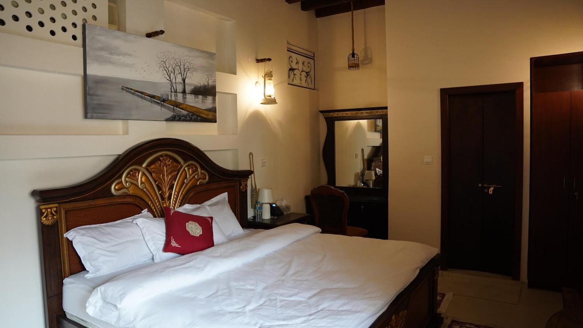 Hyba Heritage Hotel *