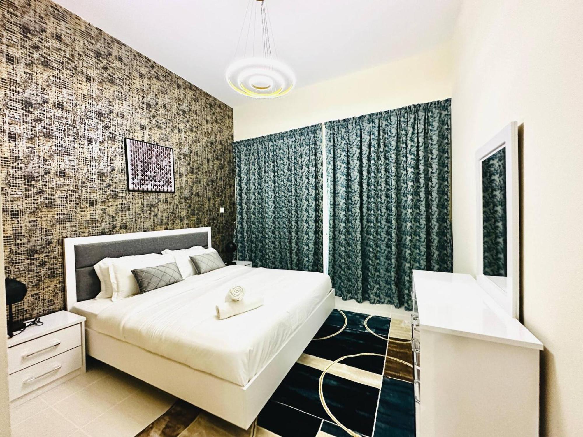 Elegant 2 Bedroom In Marina Walking Metro & Beach- Marina Park Dubai