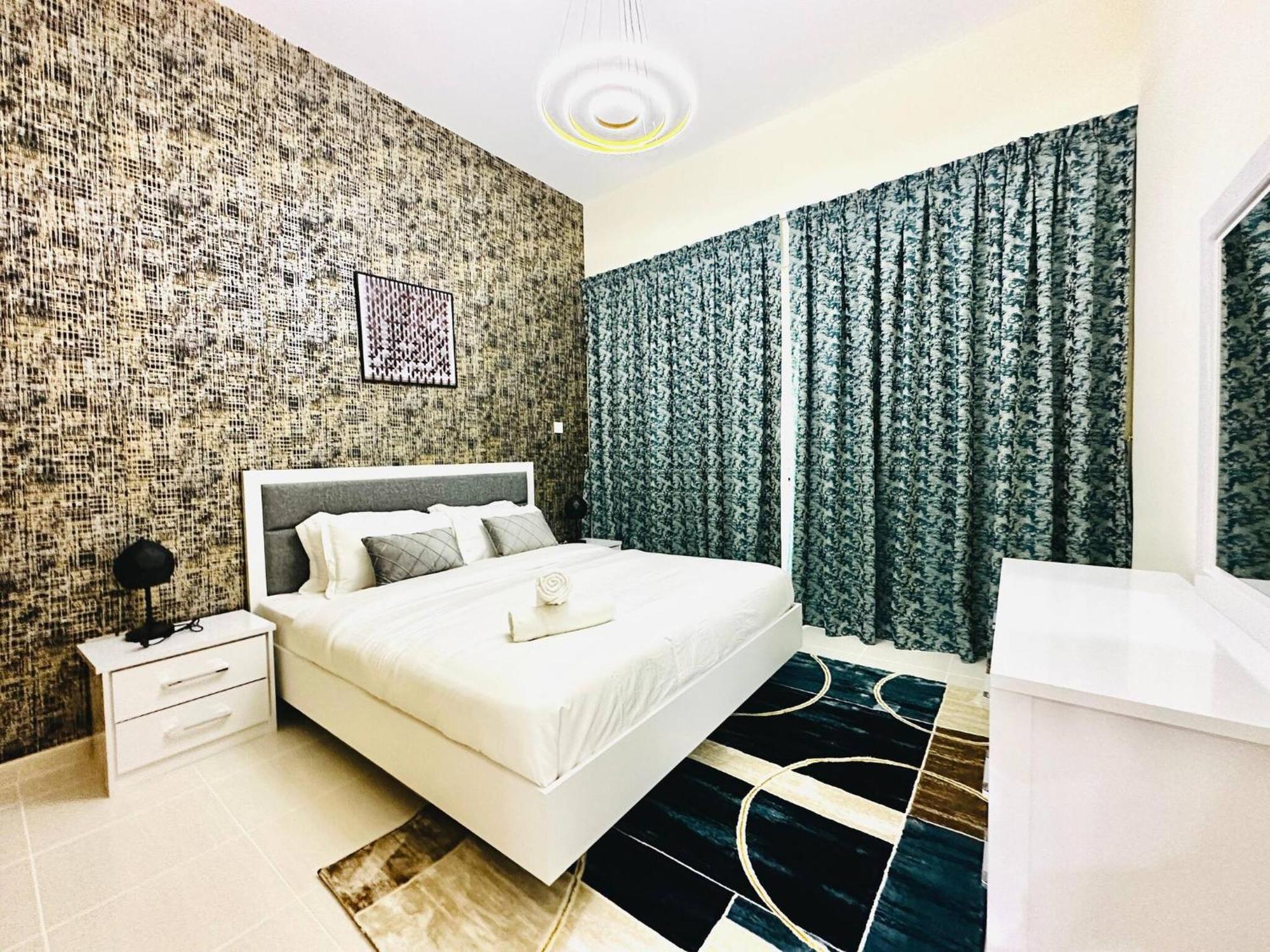 Elegant 2 Bedroom In Marina Walking Metro & Beach- Marina Park Dubai