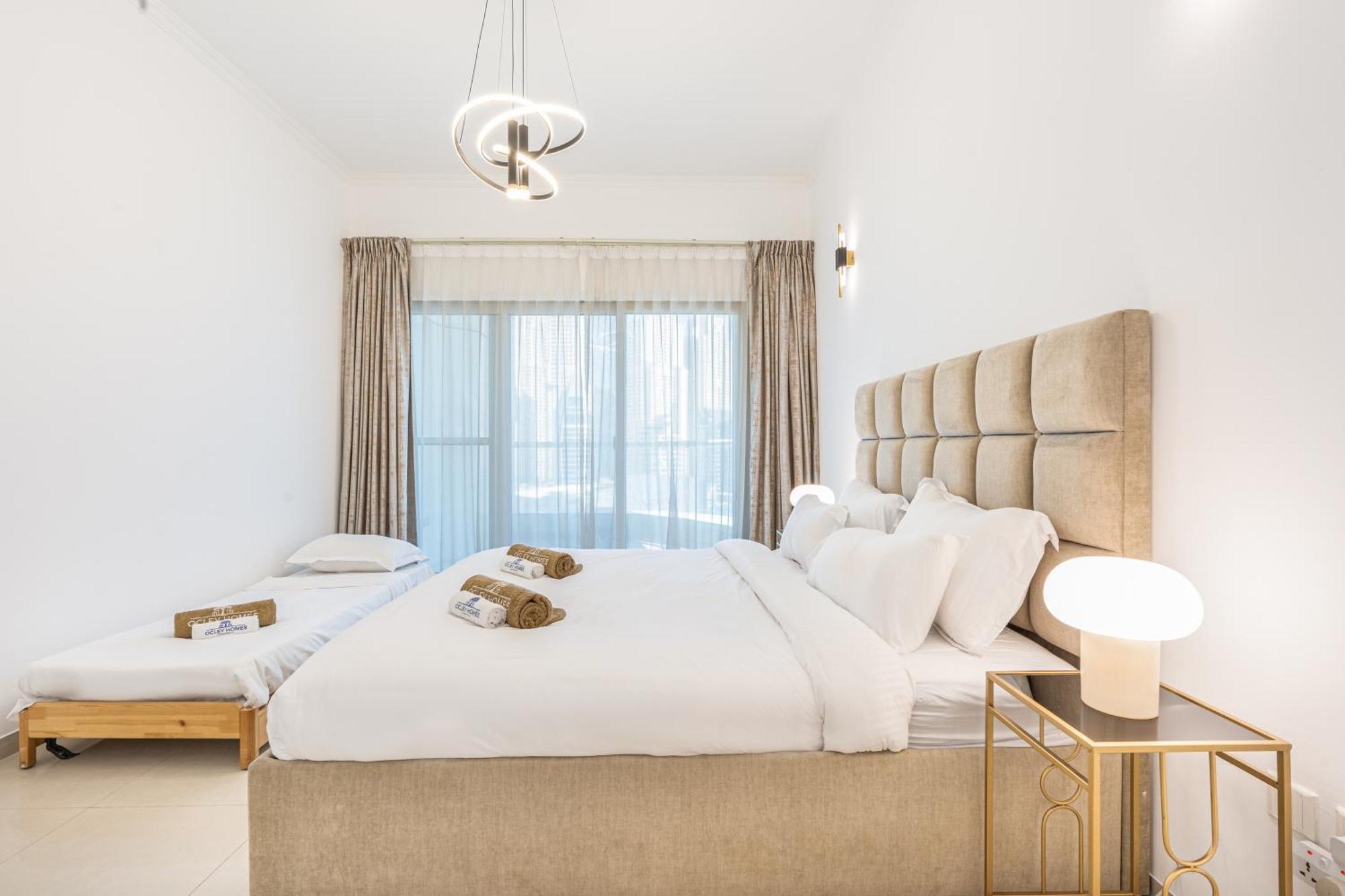 Apartment Elegant 3br In Jbr With Partial Marina View