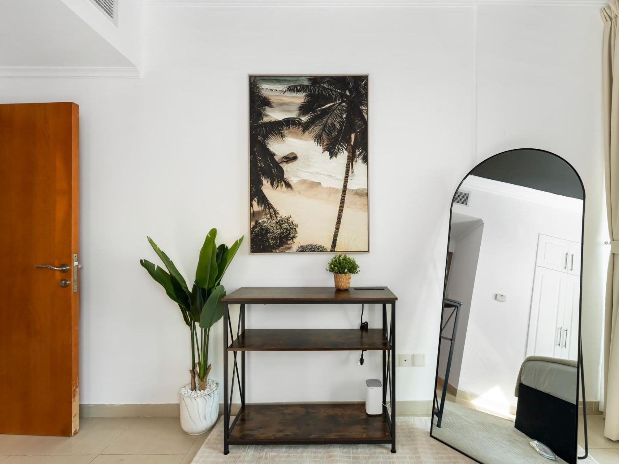 Luxurious In The Heart Of Marina Apartment