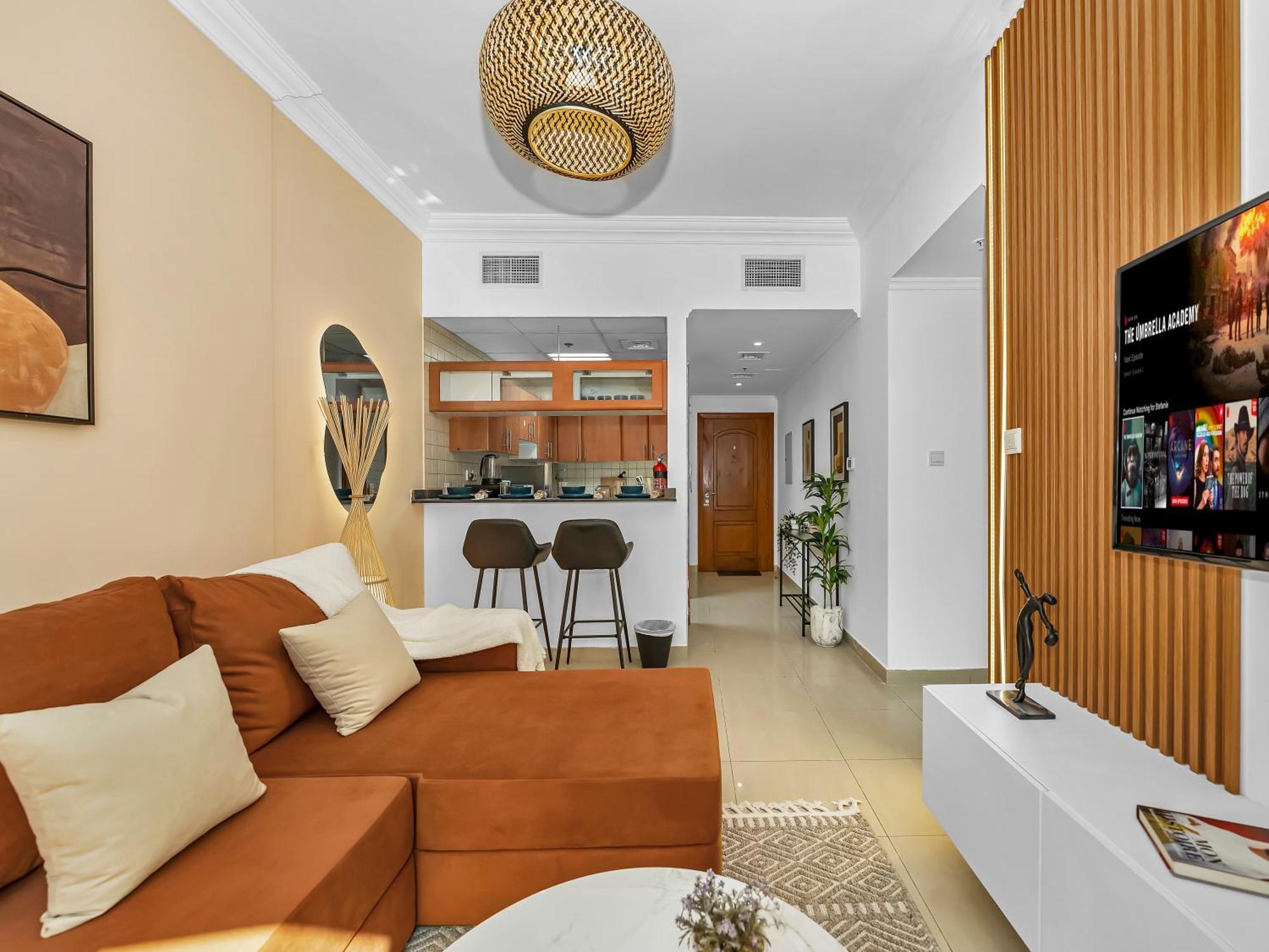 Luxurious In The Heart Of Marina Apartment