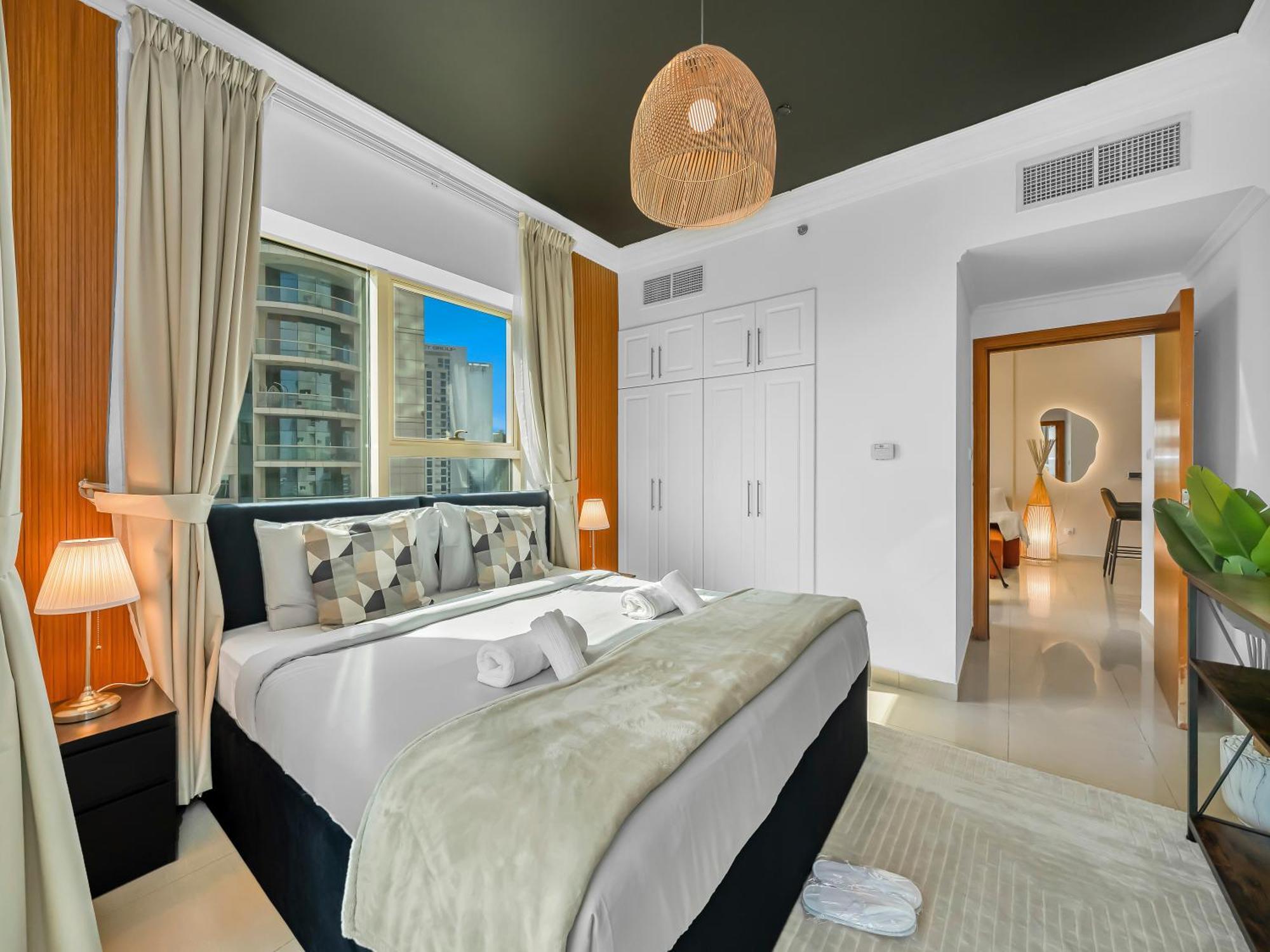 Luxurious In The Heart Of Marina Apartment Dubai