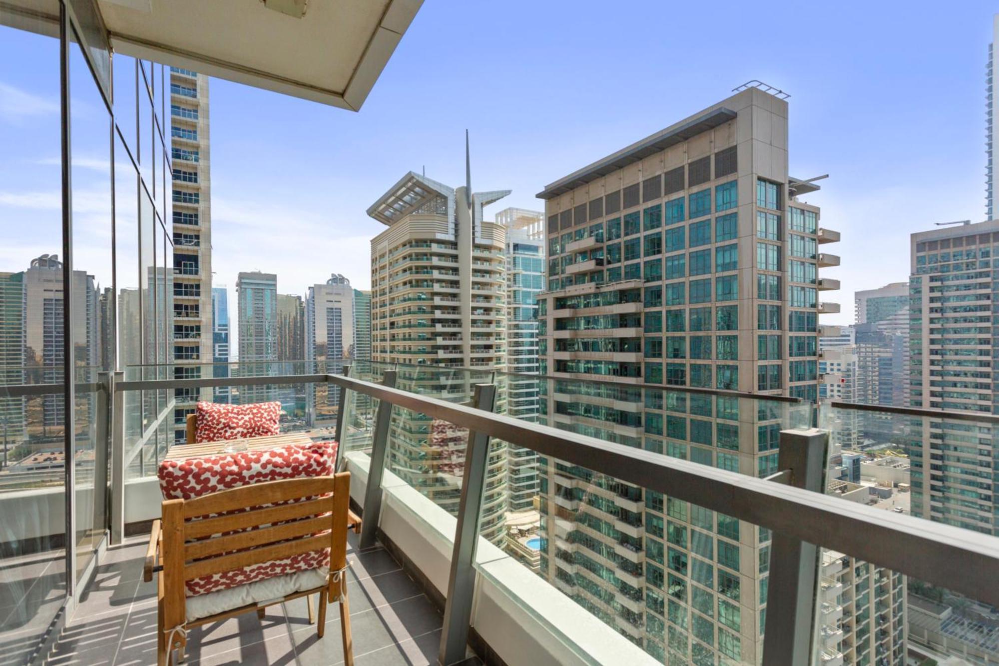 Classy 1 Bedroom With Marina View Apartment