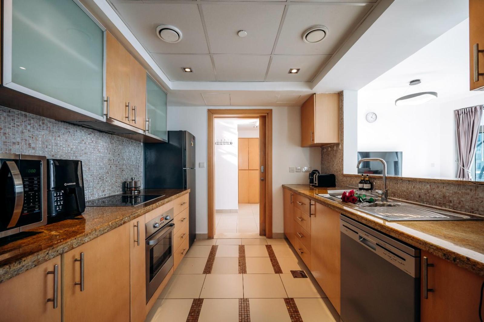 Apartment Space 1br At The Park Island For 6 People With Sea And Marina View Dubai