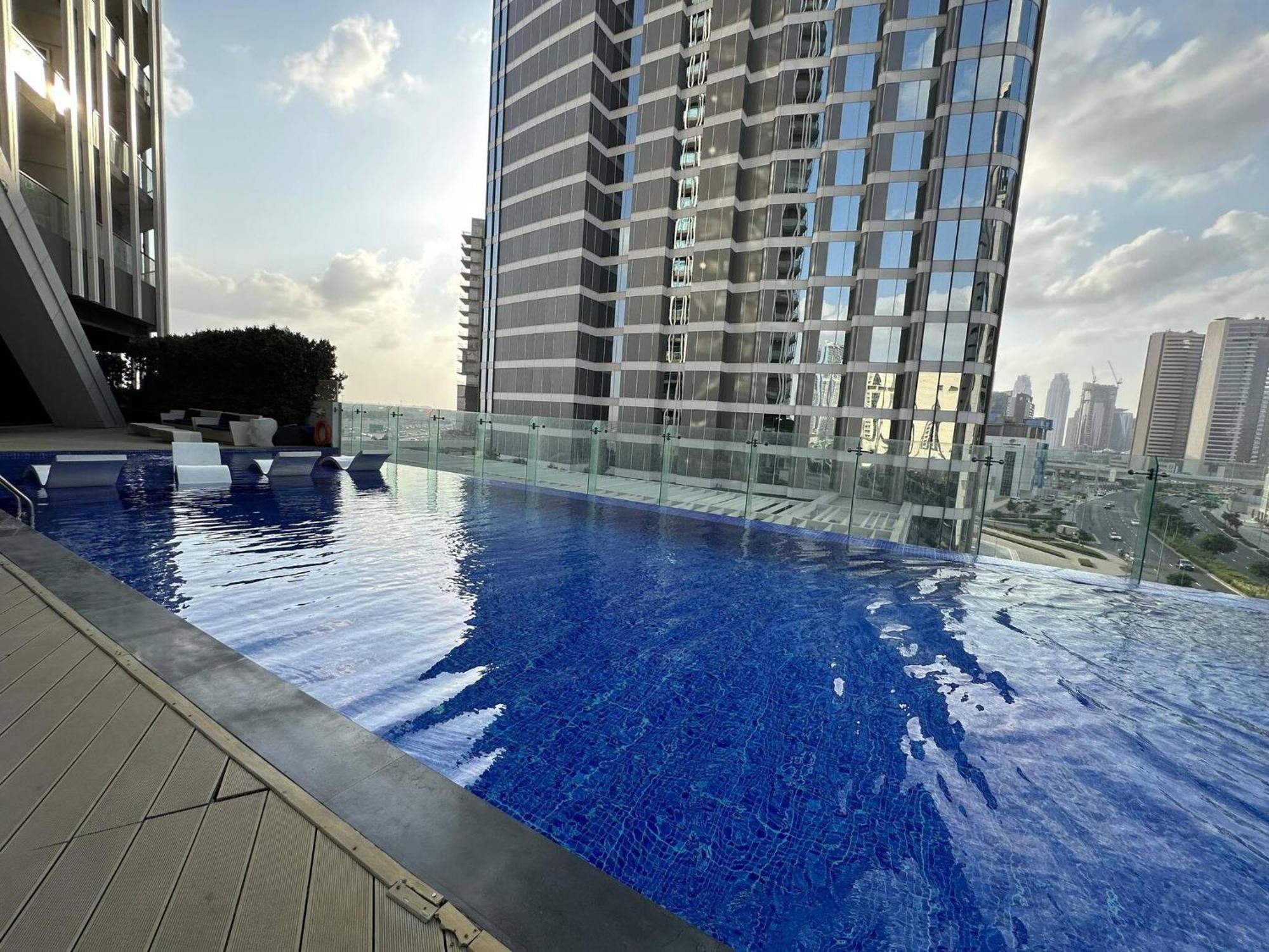 Apartment Stylish Bayz Danube Burj Khalifa View Pool Dubai