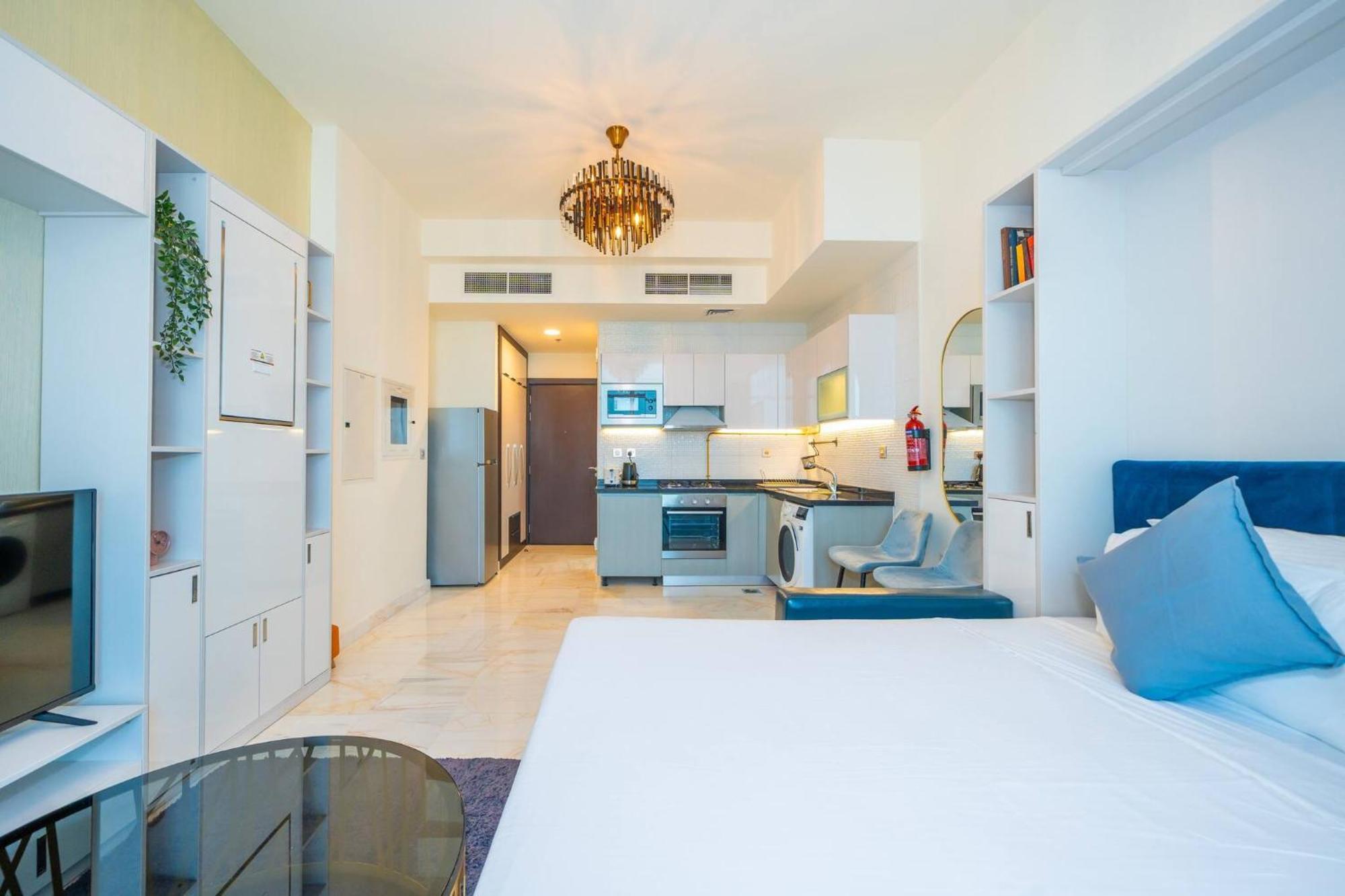 Stylish Bayz Danube Burj Khalifa View Pool Apartment