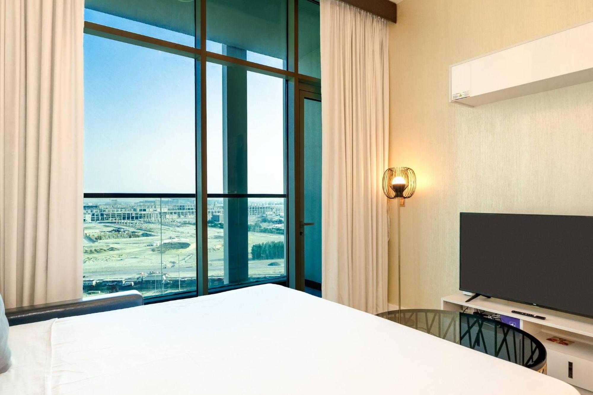 Stylish Bayz Danube Burj Khalifa View Pool * Dubai