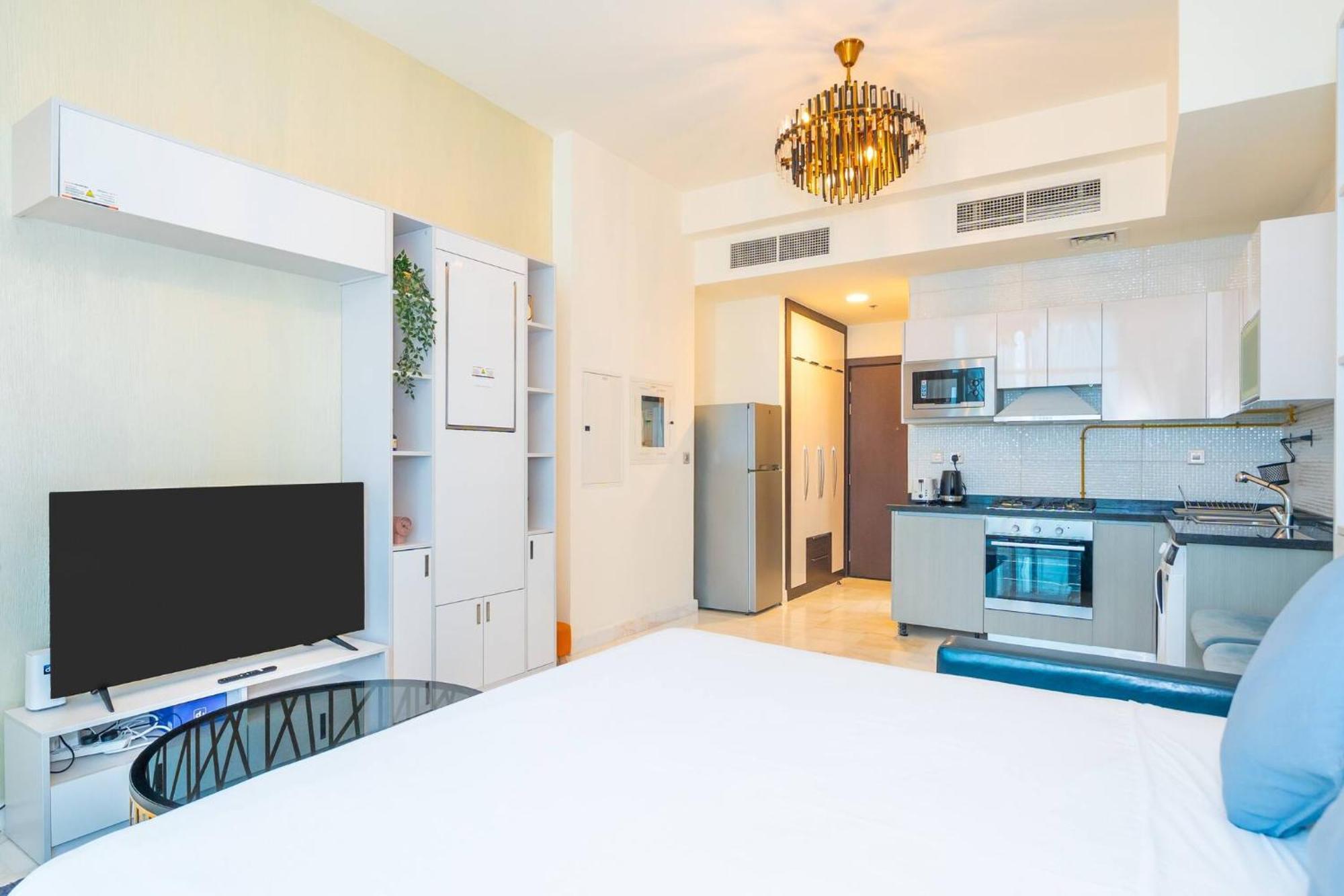 Apartment Stylish Bayz Danube Burj Khalifa View Pool *