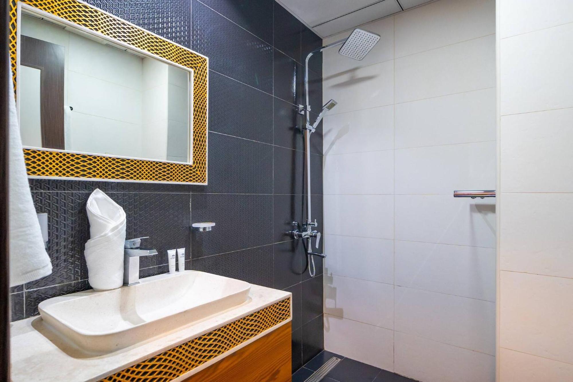 Apartment Stylish Bayz Danube Burj Khalifa View Pool *