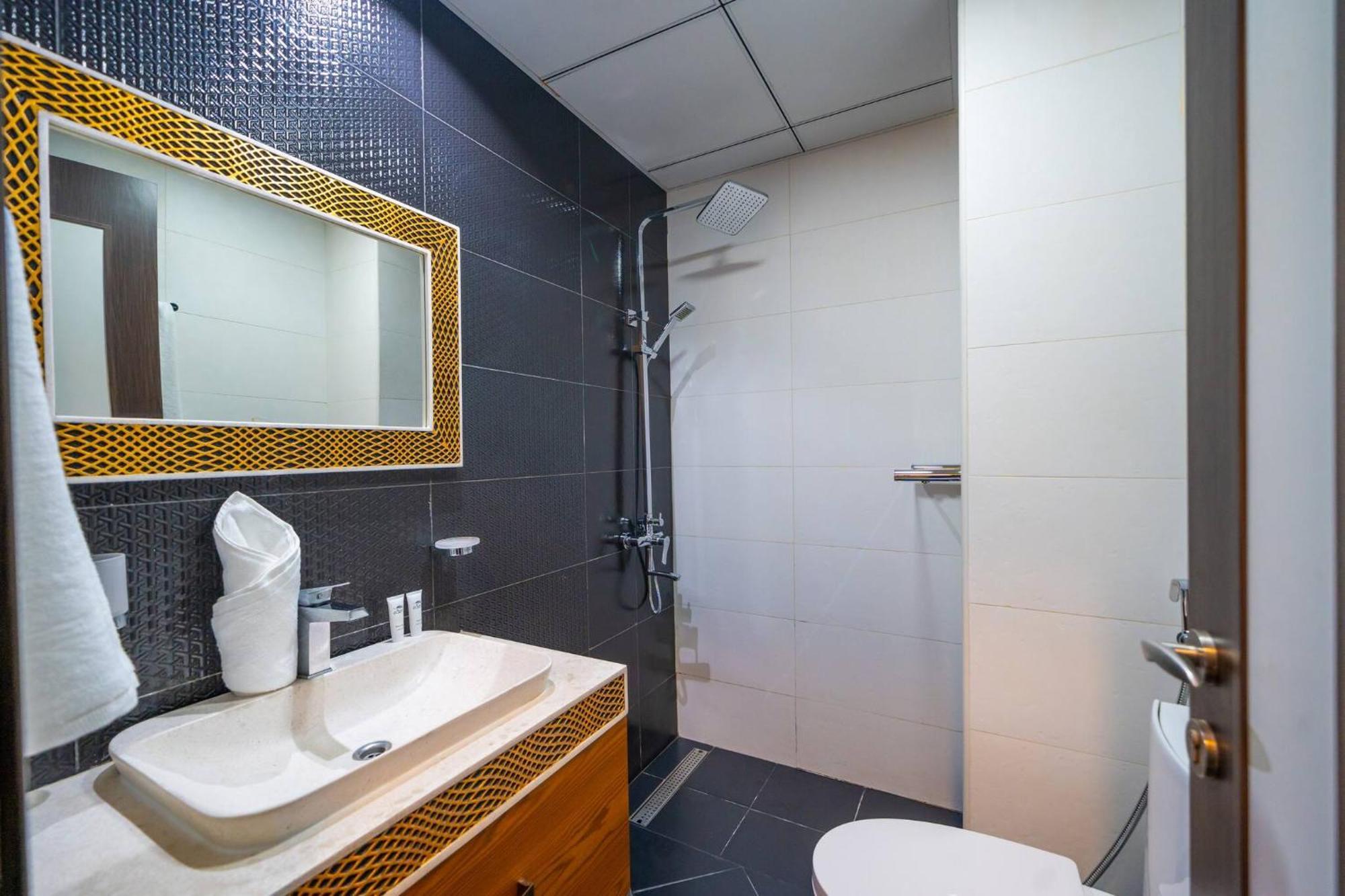 Stylish Bayz Danube Burj Khalifa View Pool Apartment *