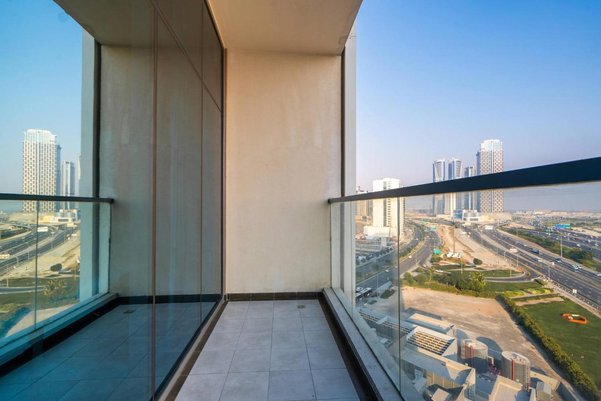 Apartment Stylish Bayz Danube Burj Khalifa View Pool Dubai