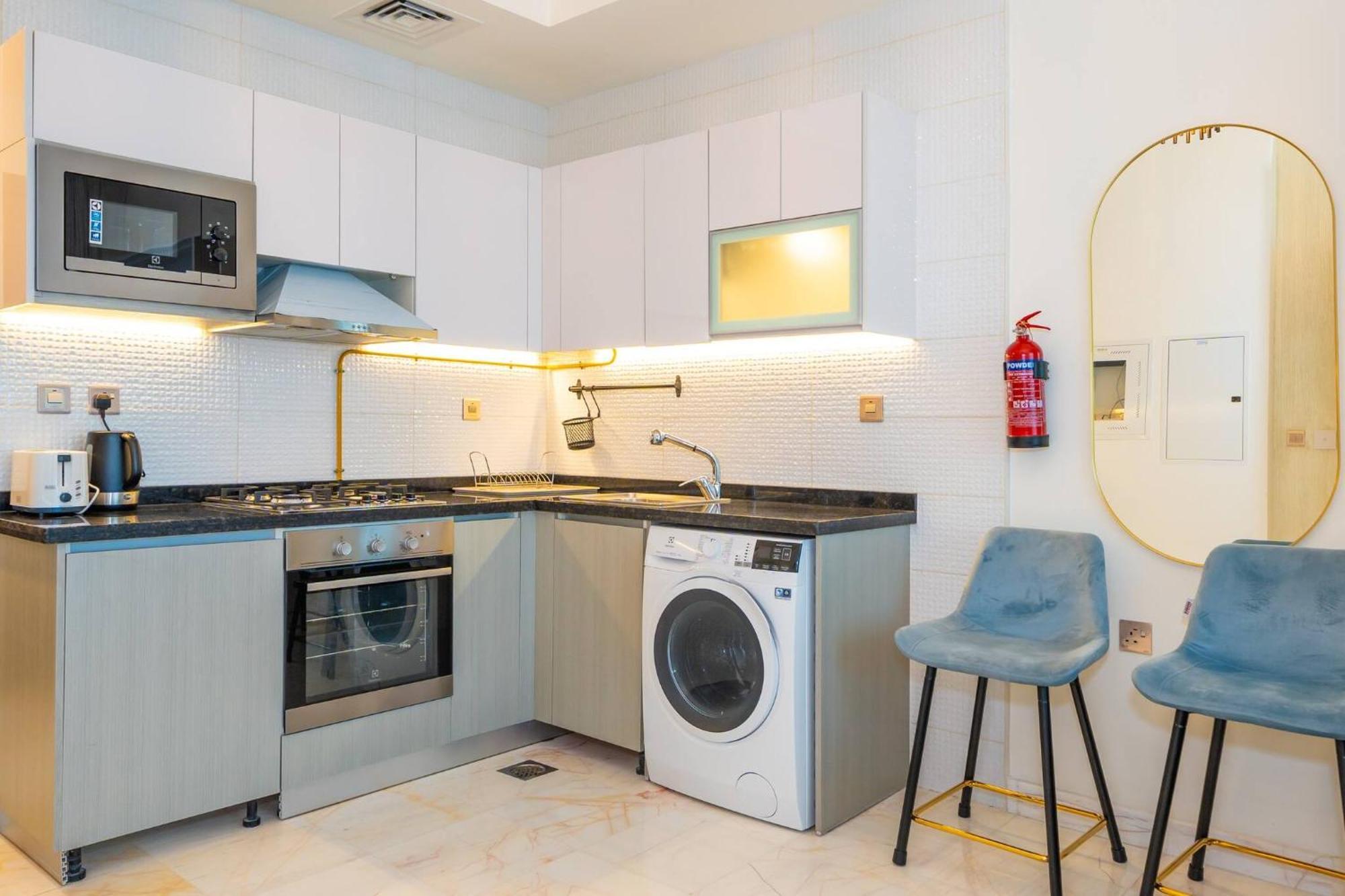 Apartment Stylish Bayz Danube Burj Khalifa View Pool *