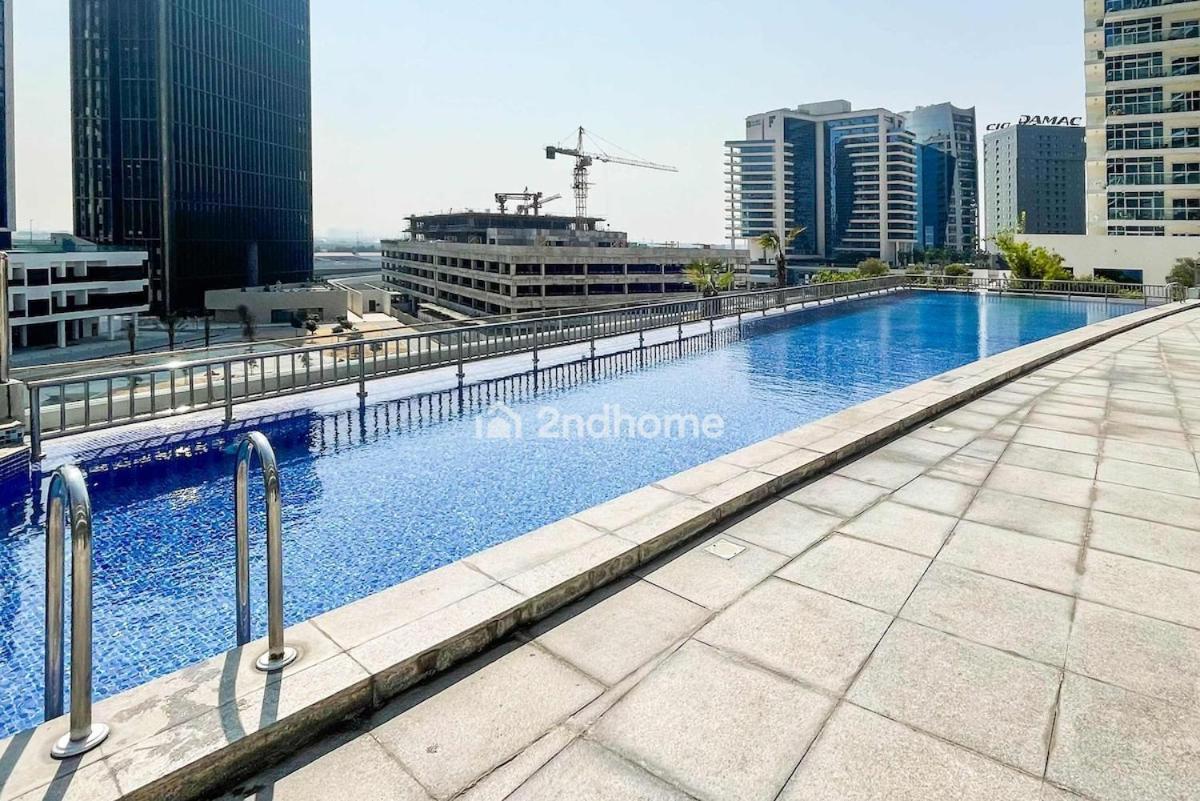 Group-ready Luxury Unit Fit Upto 8 Guest Apartment Dubai