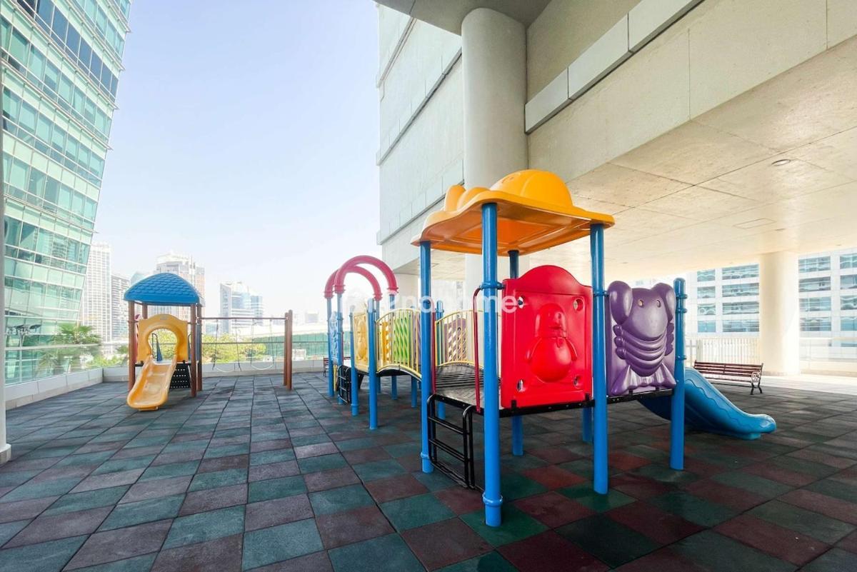 Group-ready Luxury Unit Fit Upto 8 Guest Apartment Dubai