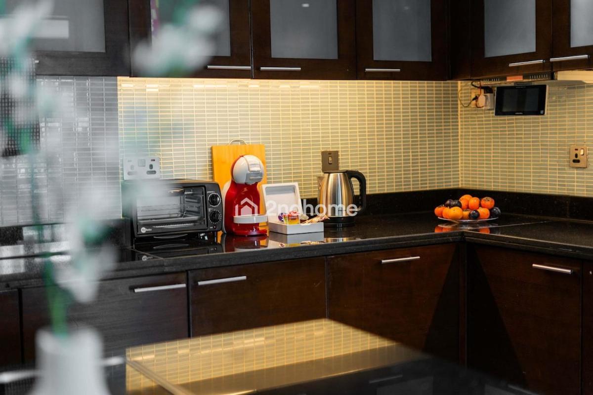 Apartment Group-ready Luxury Unit Fit Upto 8 Guest Dubai