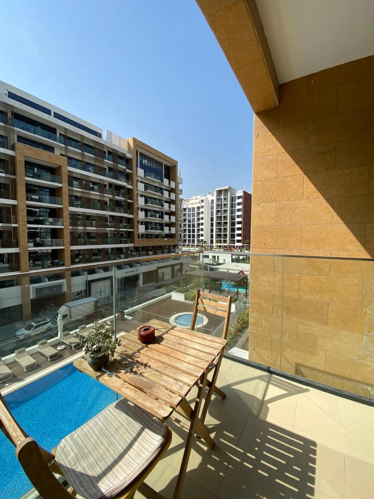 Stylish With Pool And Gym Access