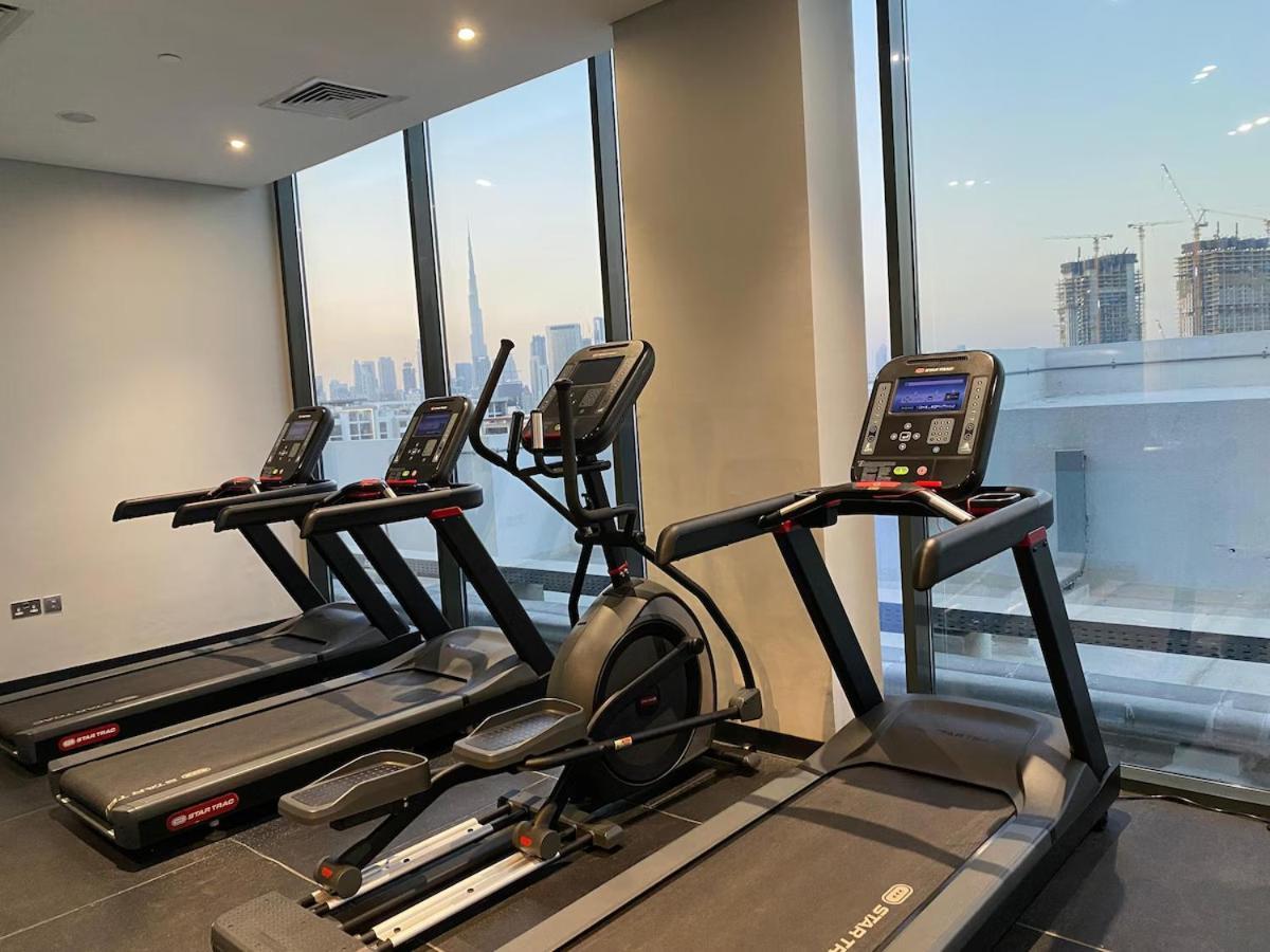 Stylish With Pool And Gym Access * Dubai