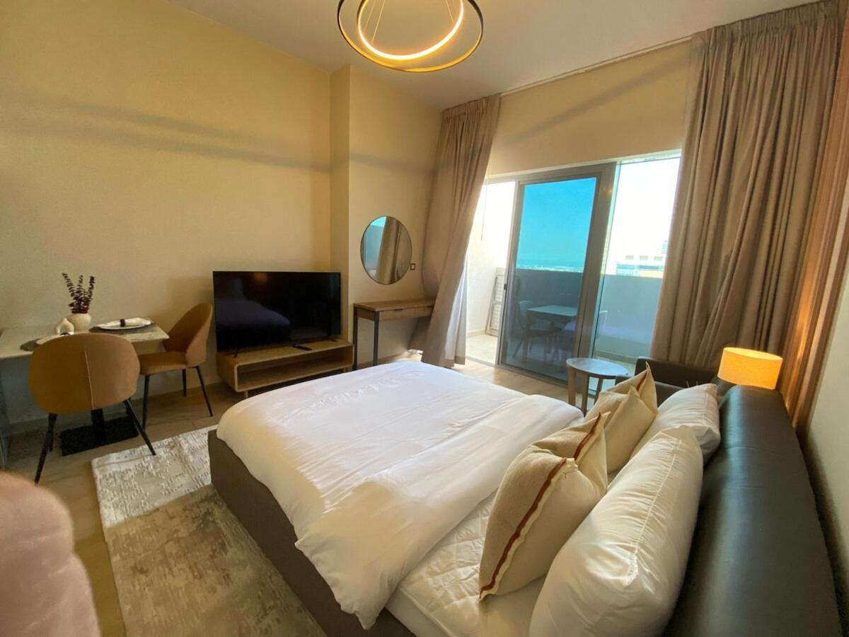 Furnished Next To Metro Apartment Dubai