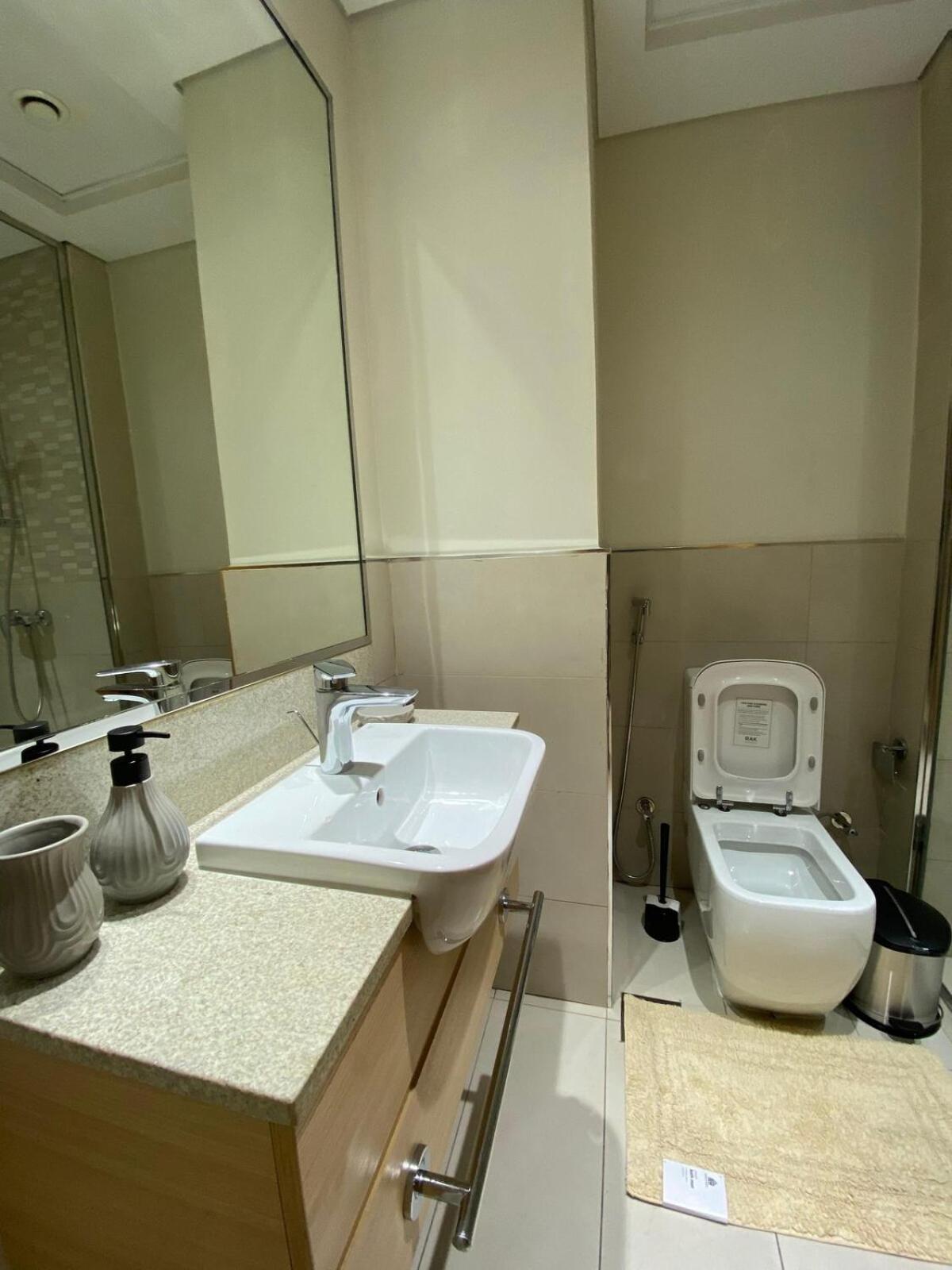 Furnished Next To Metro