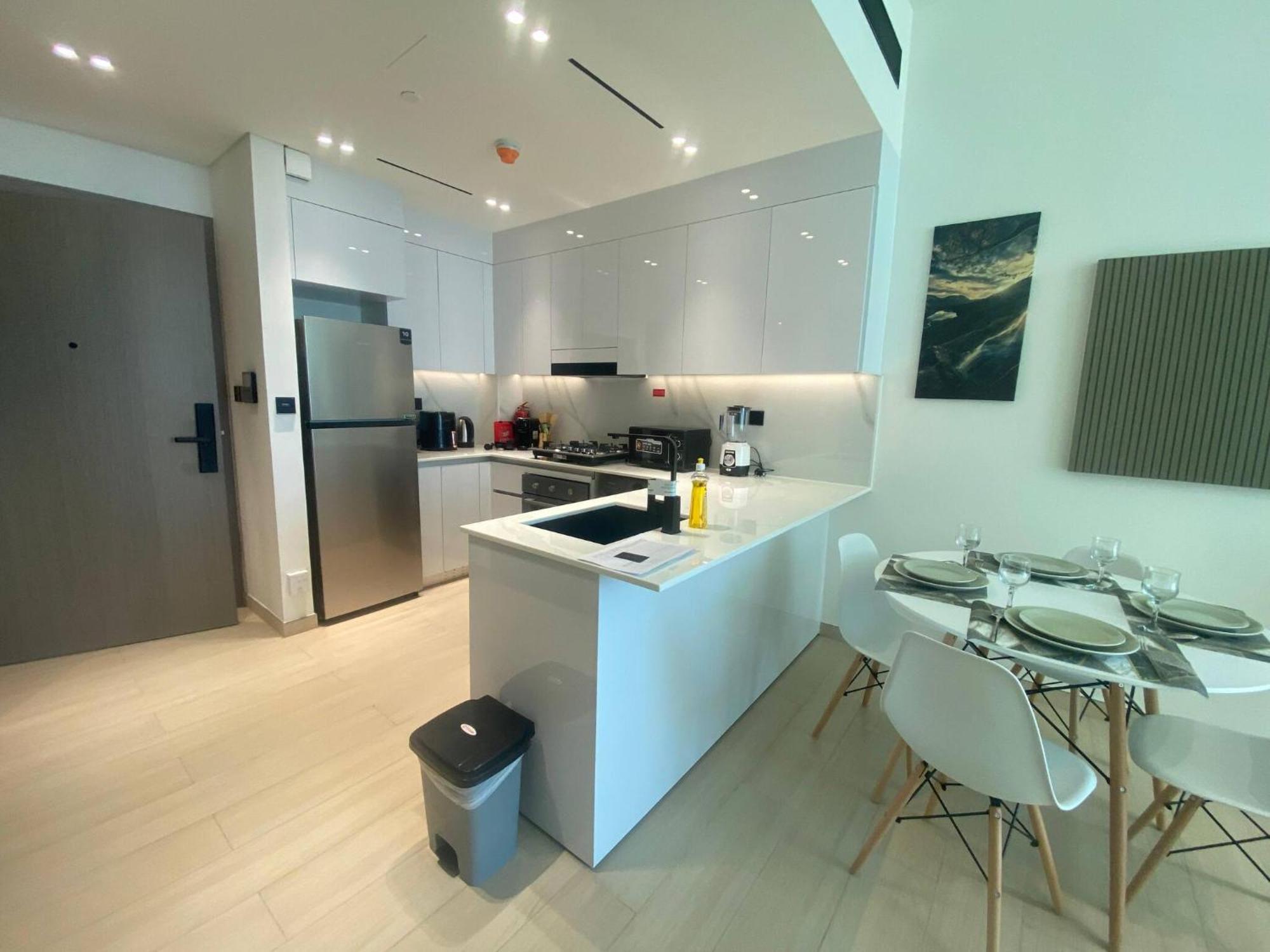 Fully Furnished 1 Bedroom Apartment Dubai