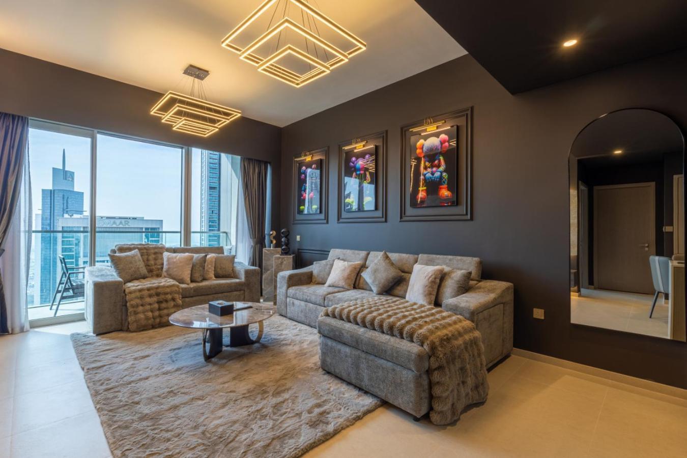 Luxury 1-bedroom, High-floor, Skyline Views * Dubai