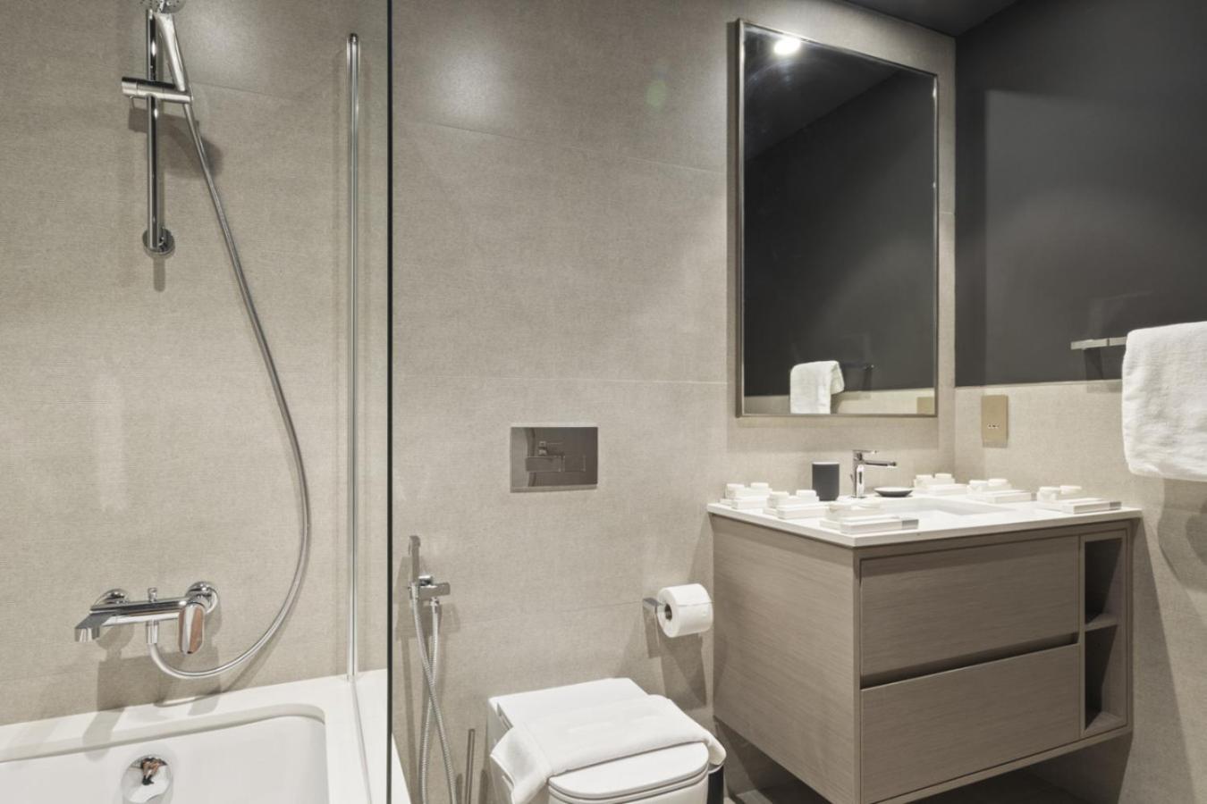 Apartment Luxury 1-bedroom, High-floor, Skyline Views