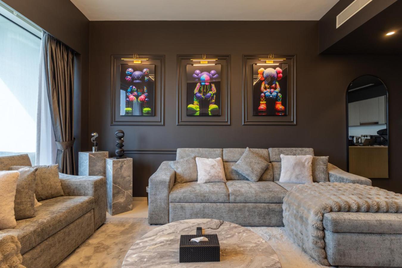 Apartment Luxury 1-bedroom, High-floor, Skyline Views