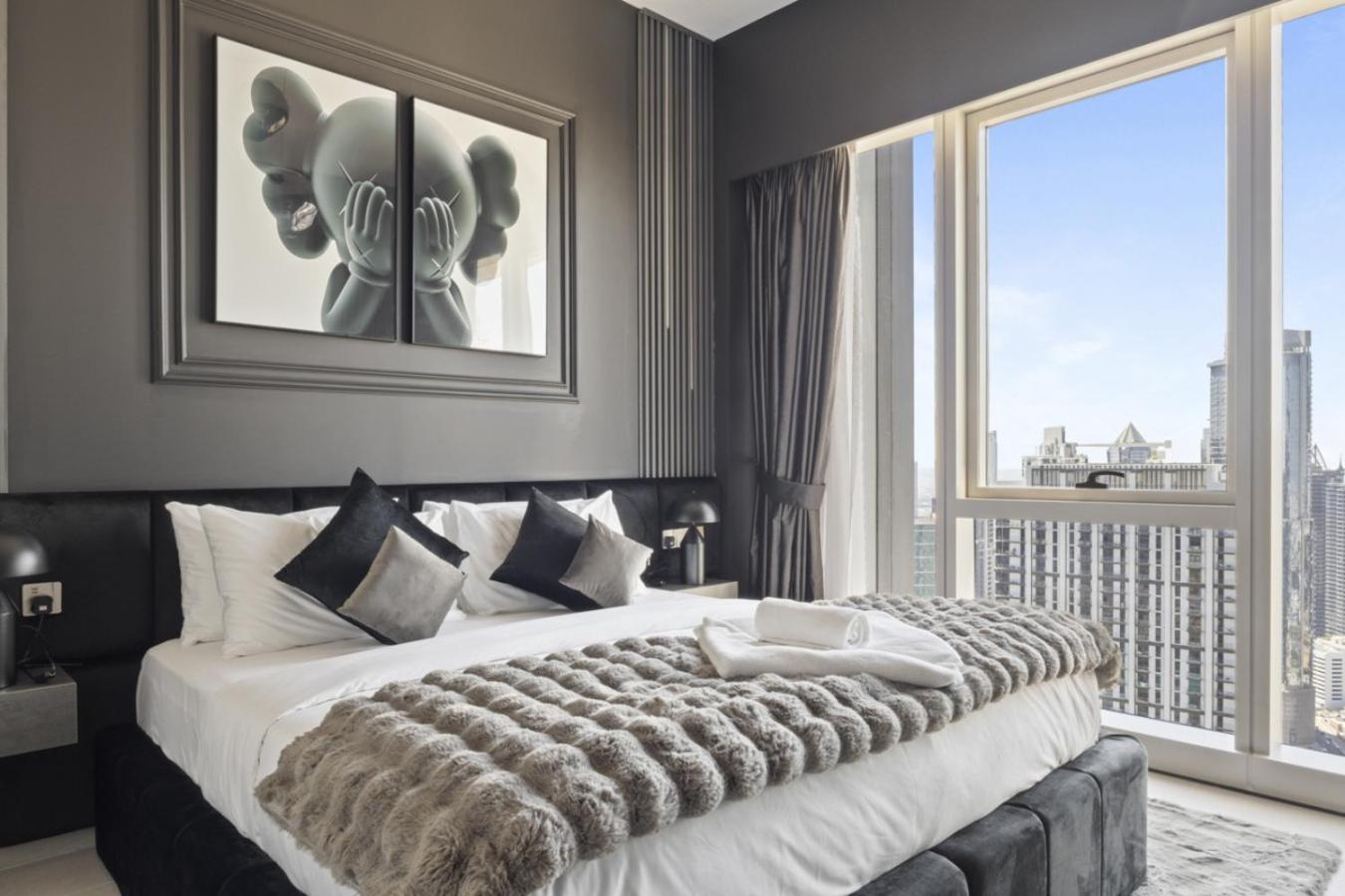 Luxury 1-bedroom, High-floor, Skyline Views Apartment Dubai