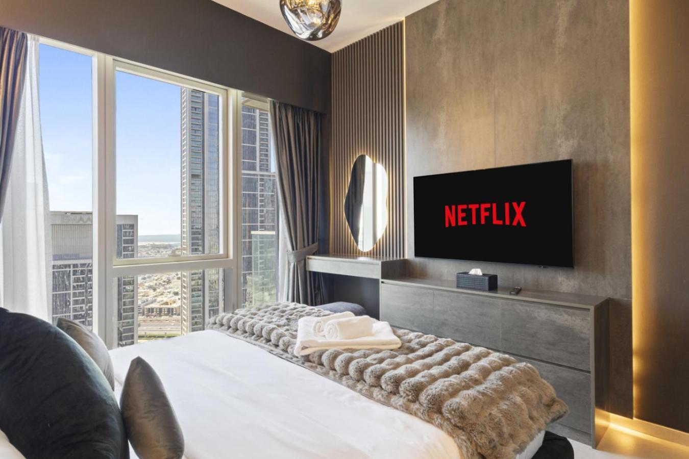 Apartment Luxury 1-bedroom, High-floor, Skyline Views *