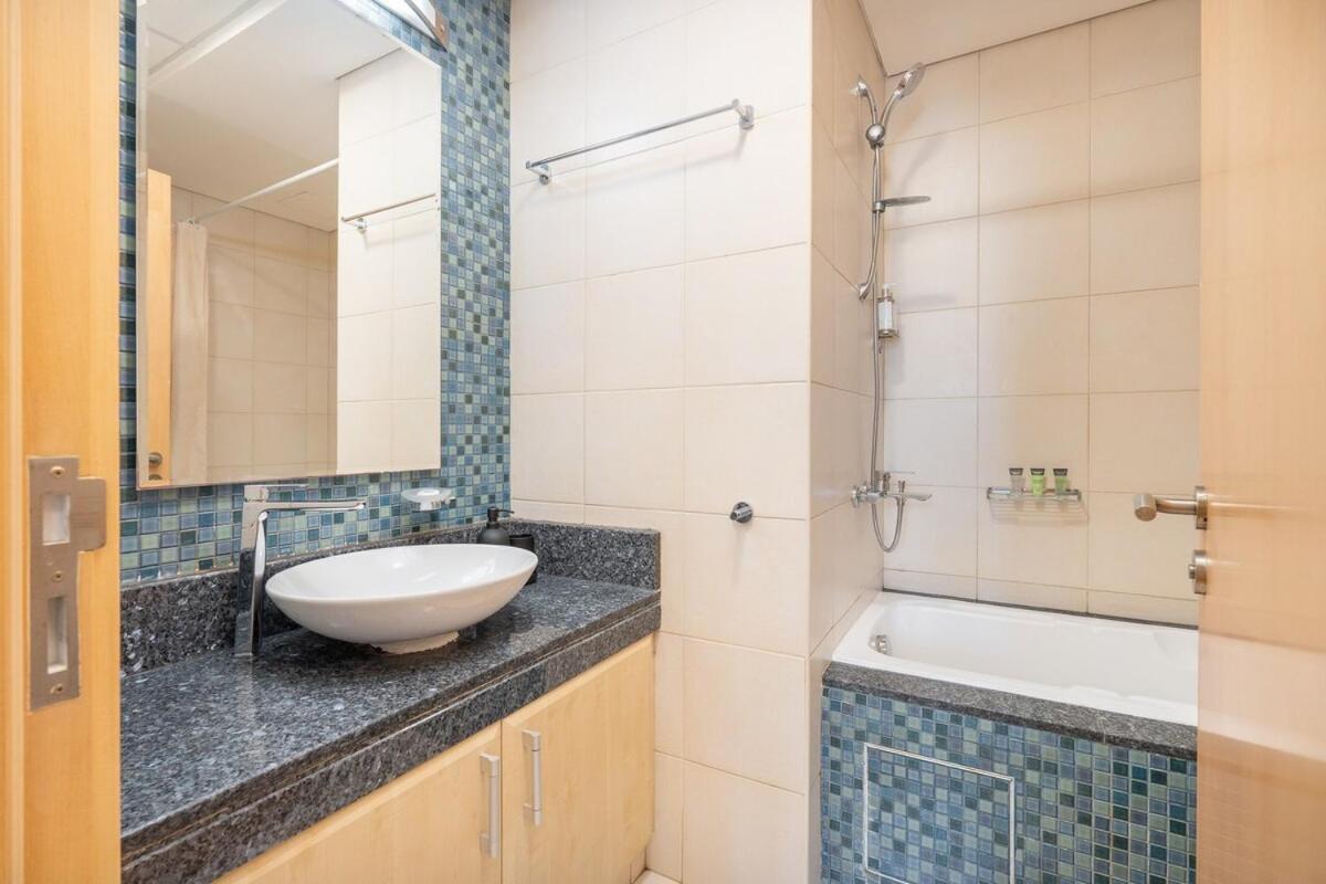 Apartment Elegant 3br Near In Palm Jumeirah *