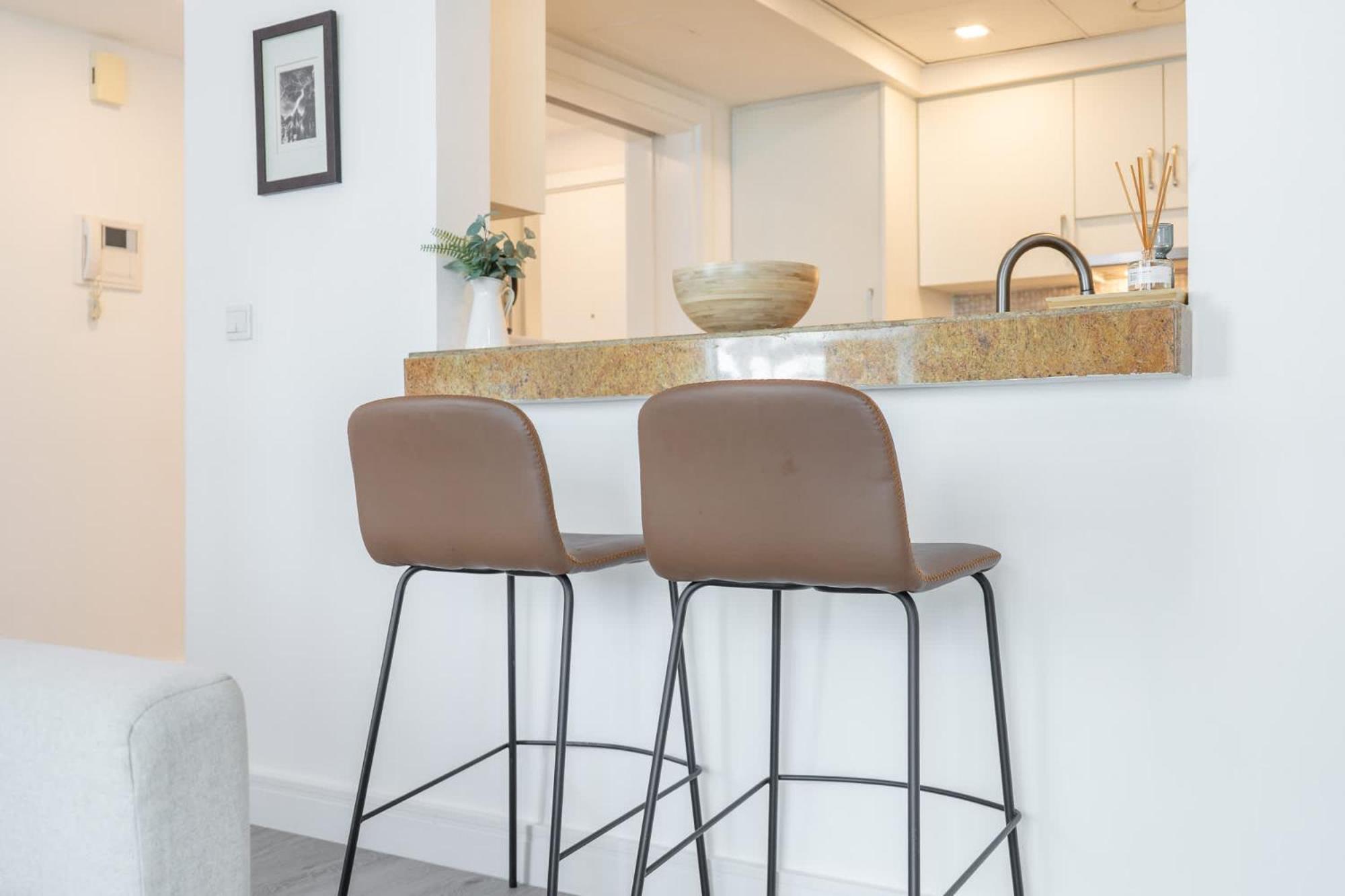 Remarkable 1 Bedroom Flat In Blakely Tower *