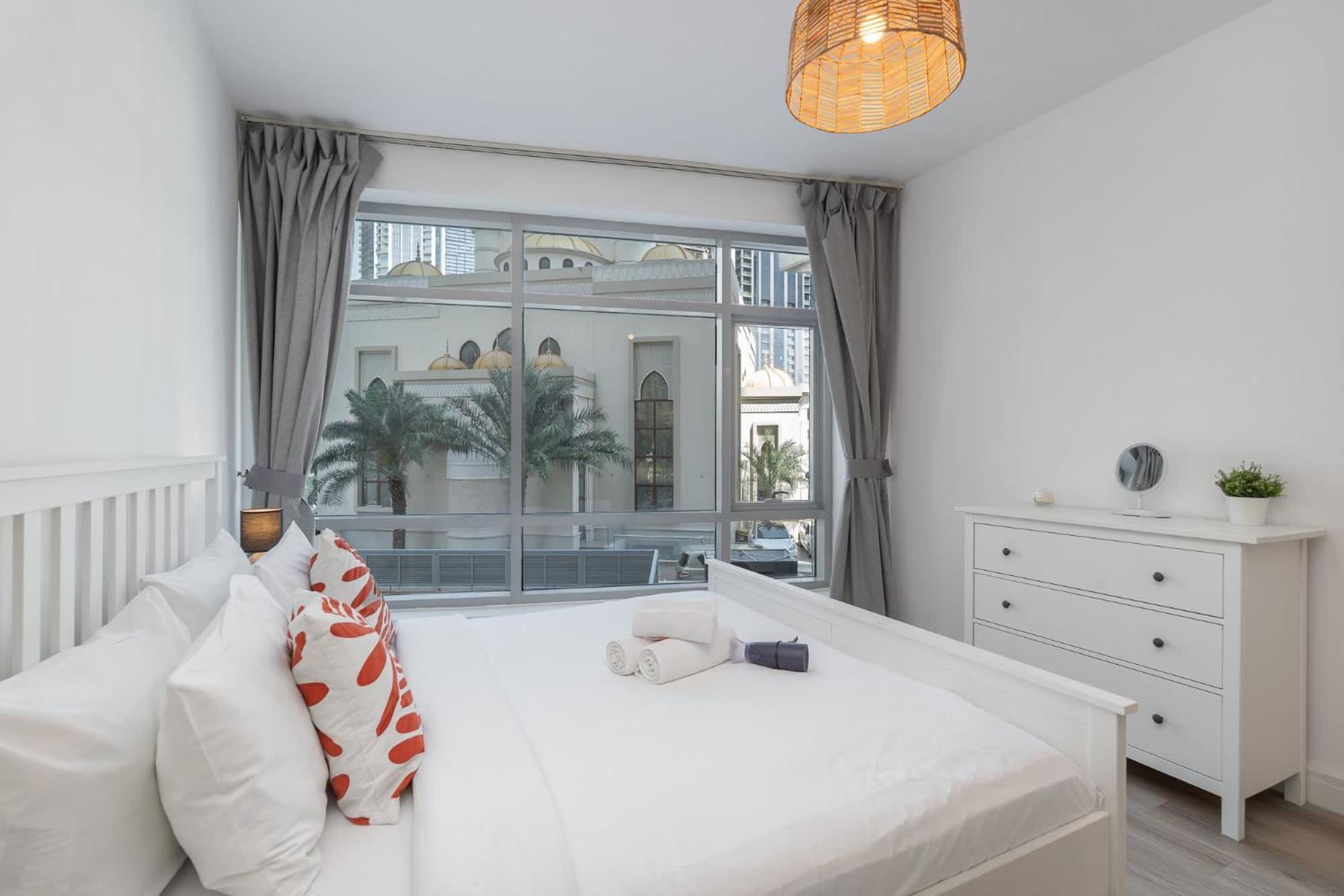 Remarkable 1 Bedroom Flat In Blakely Tower *