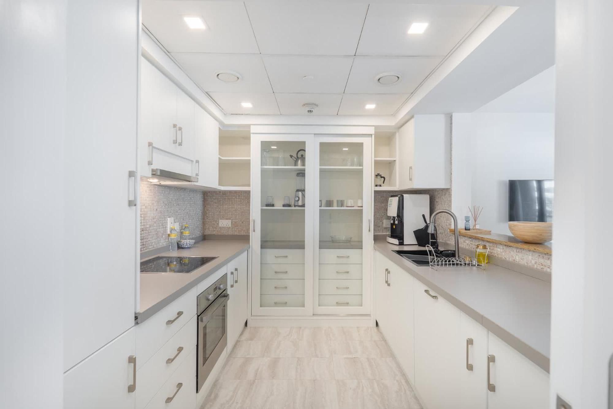 Remarkable 1 Bedroom Flat In Blakely Tower Apartment