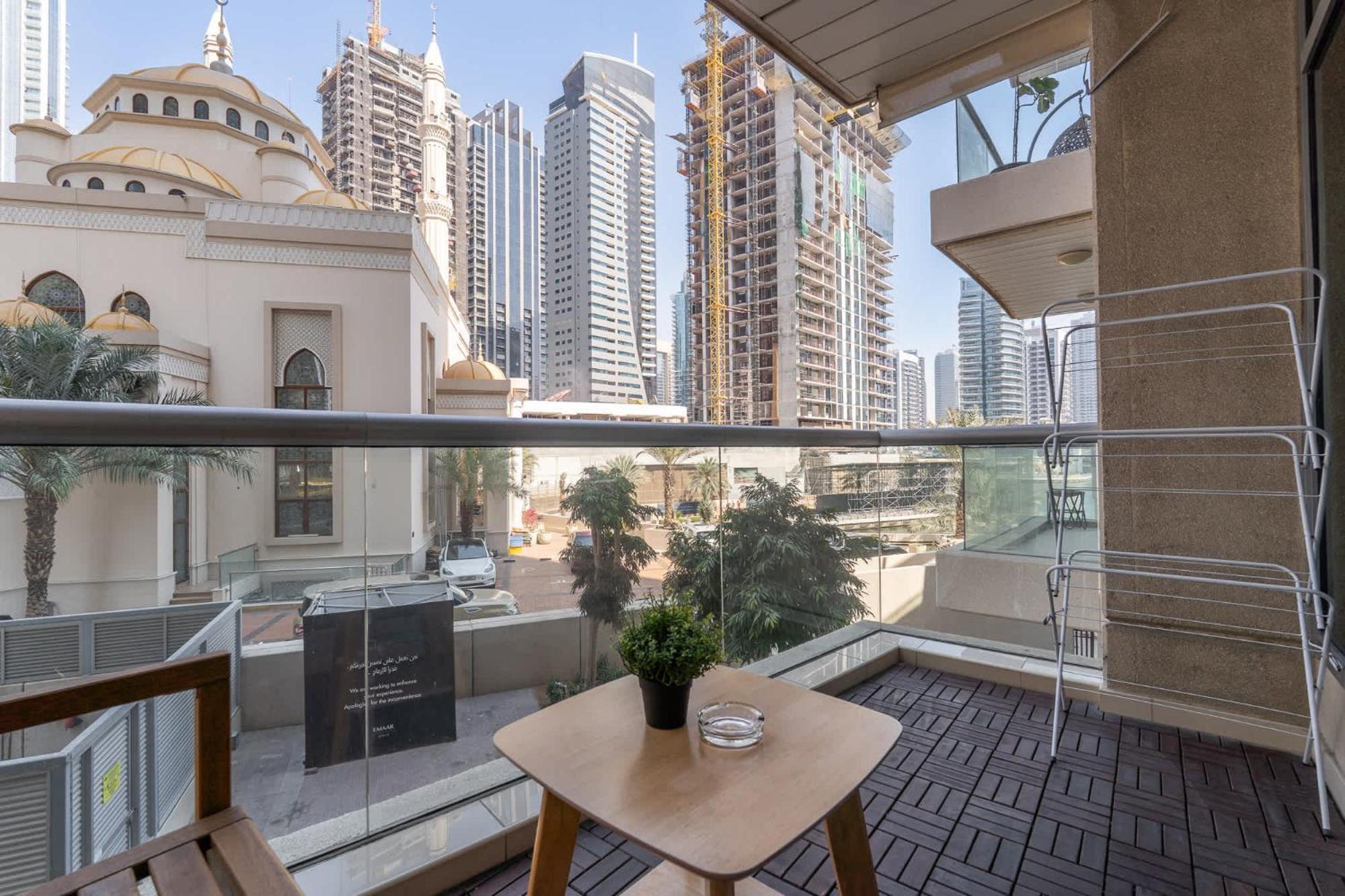 Remarkable 1 Bedroom Flat In Blakely Tower *