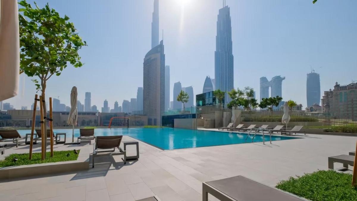 Downtown Views - Burj Khalifa & Direct Mall Access Apartment