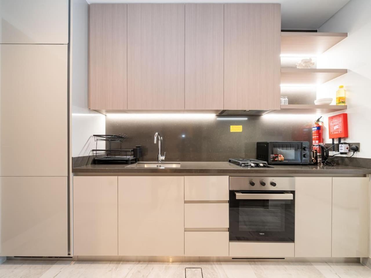 Stunning With Full Burj Khalifa View Apartment Dubai