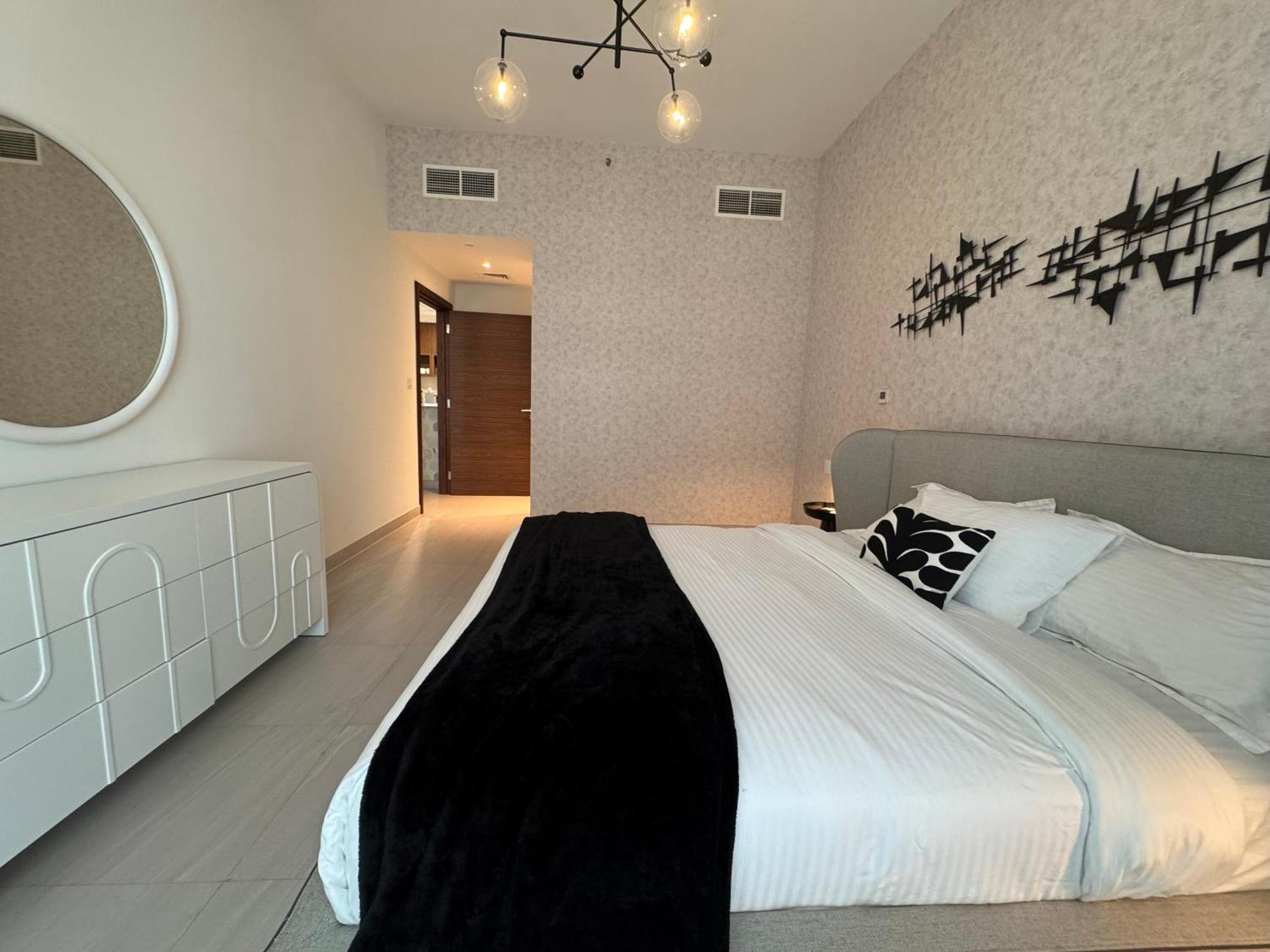 Ashri Luxe On Sheikh Zayed 5 Mins Downtown Near Metro Dubai