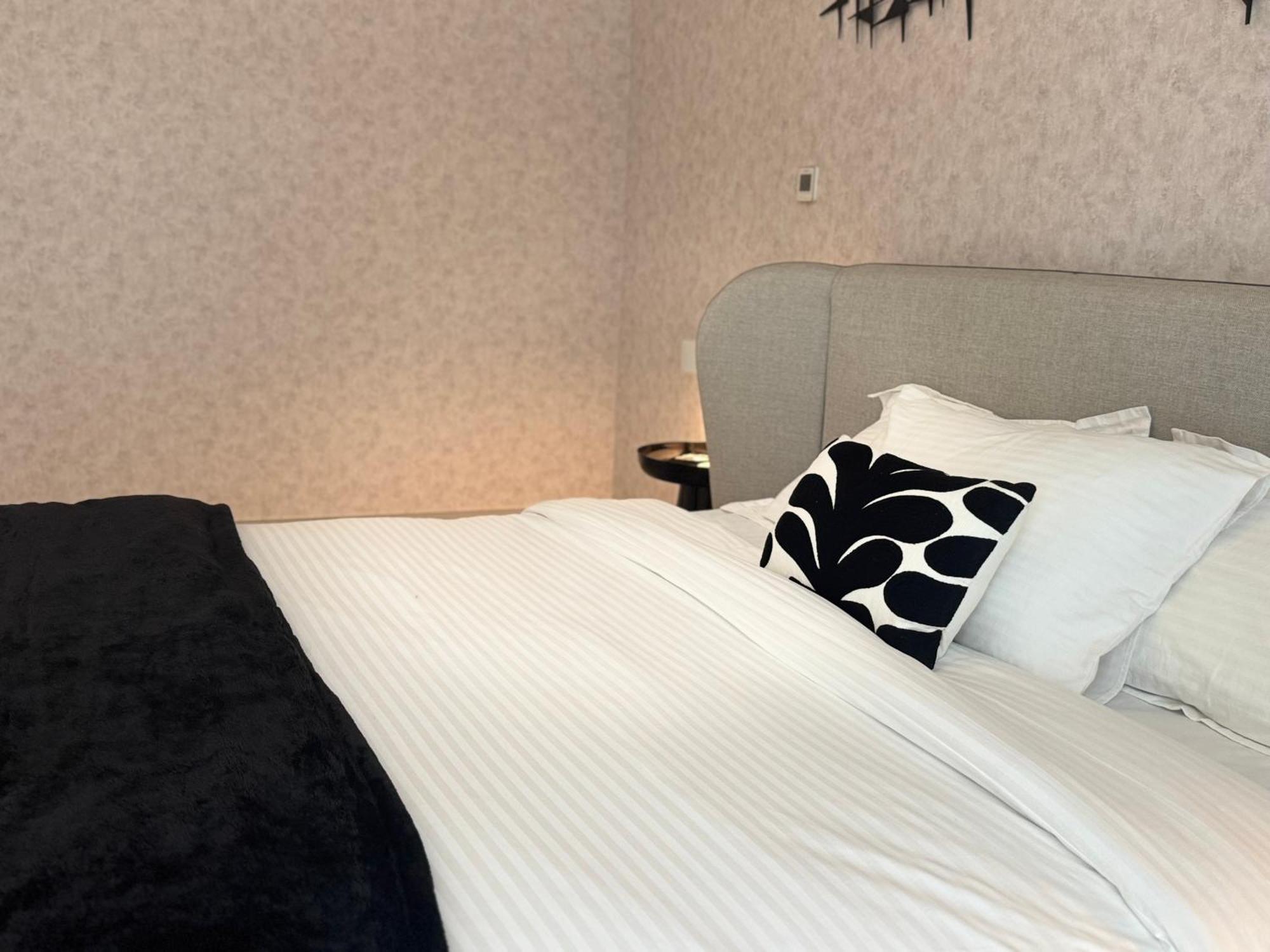 Ashri Luxe On Sheikh Zayed 5 Mins Downtown Near Metro Apartment *