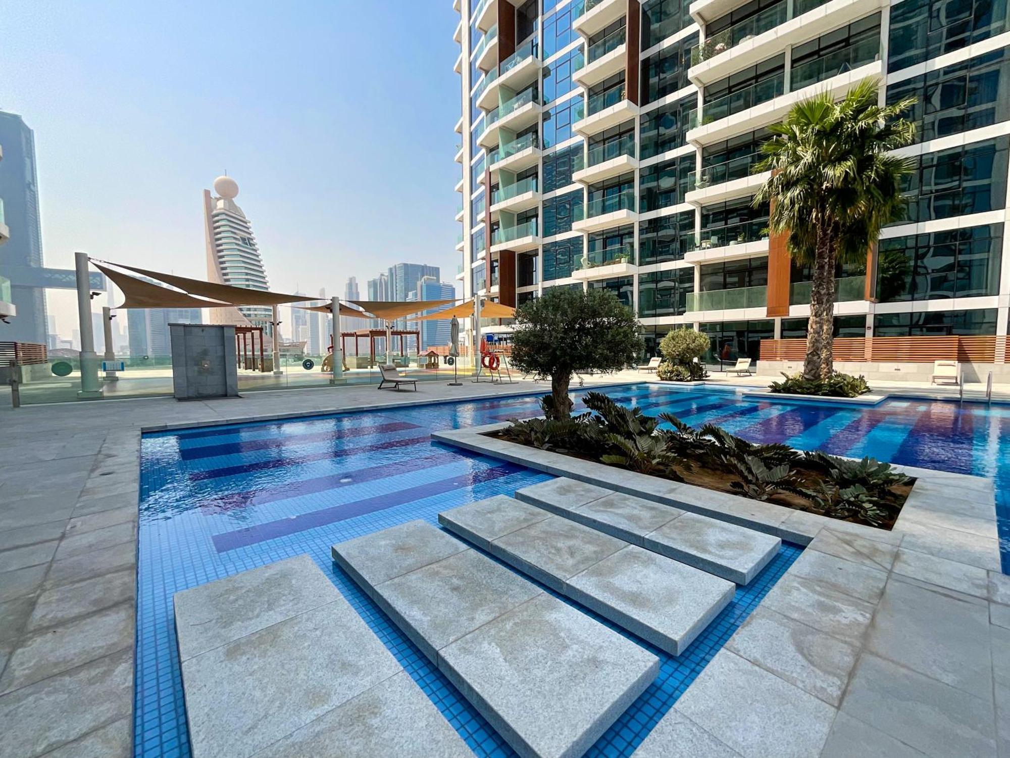 Ashri Luxe On Sheikh Zayed 5 Mins Downtown Near Metro * Dubai